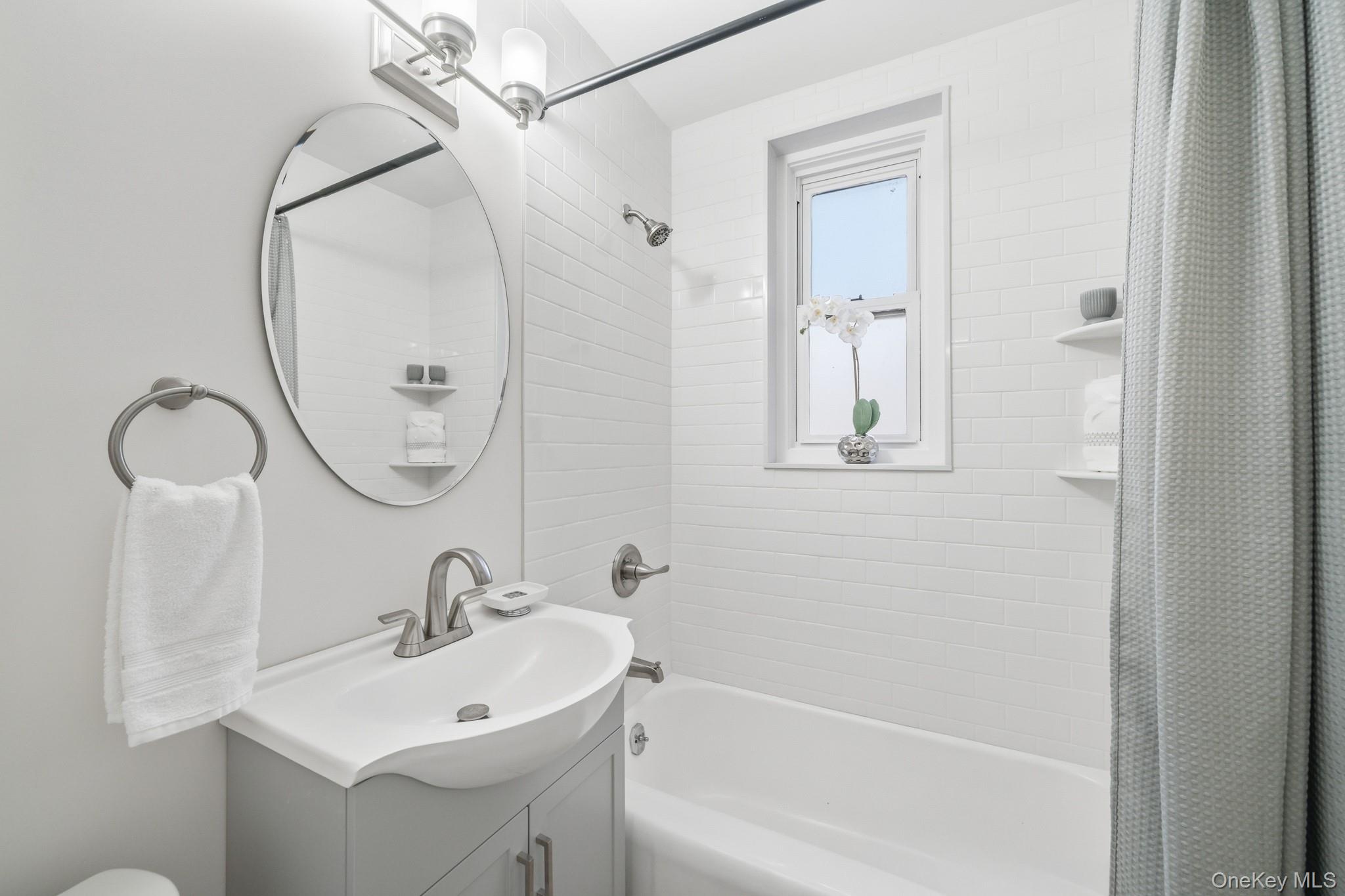 #17 photo, 1111 Midland Avenue, 브롱크스 Bronxville , NY 10708