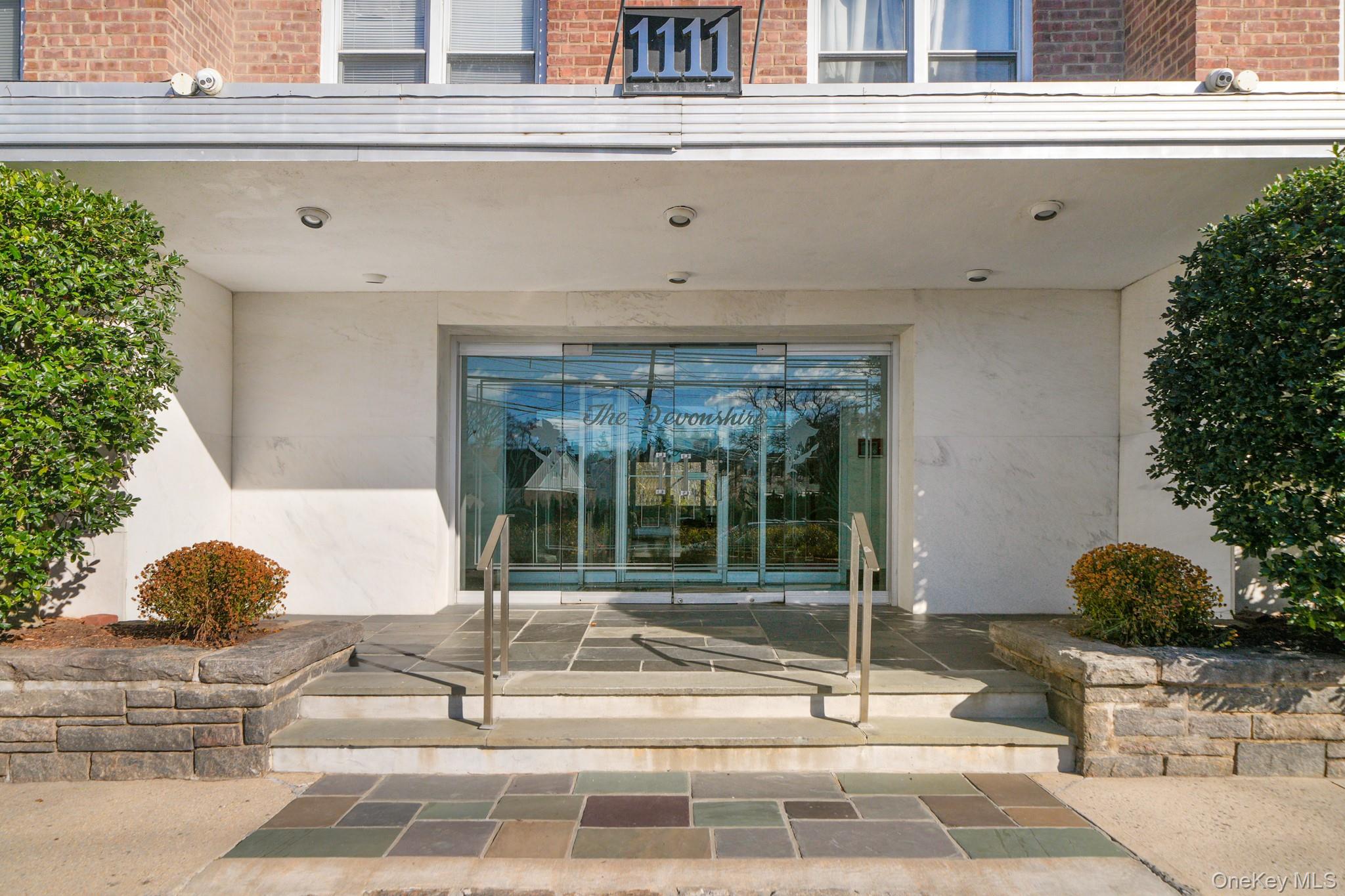 #2 photo, 1111 Midland Avenue, 브롱크스 Bronxville , NY 10708