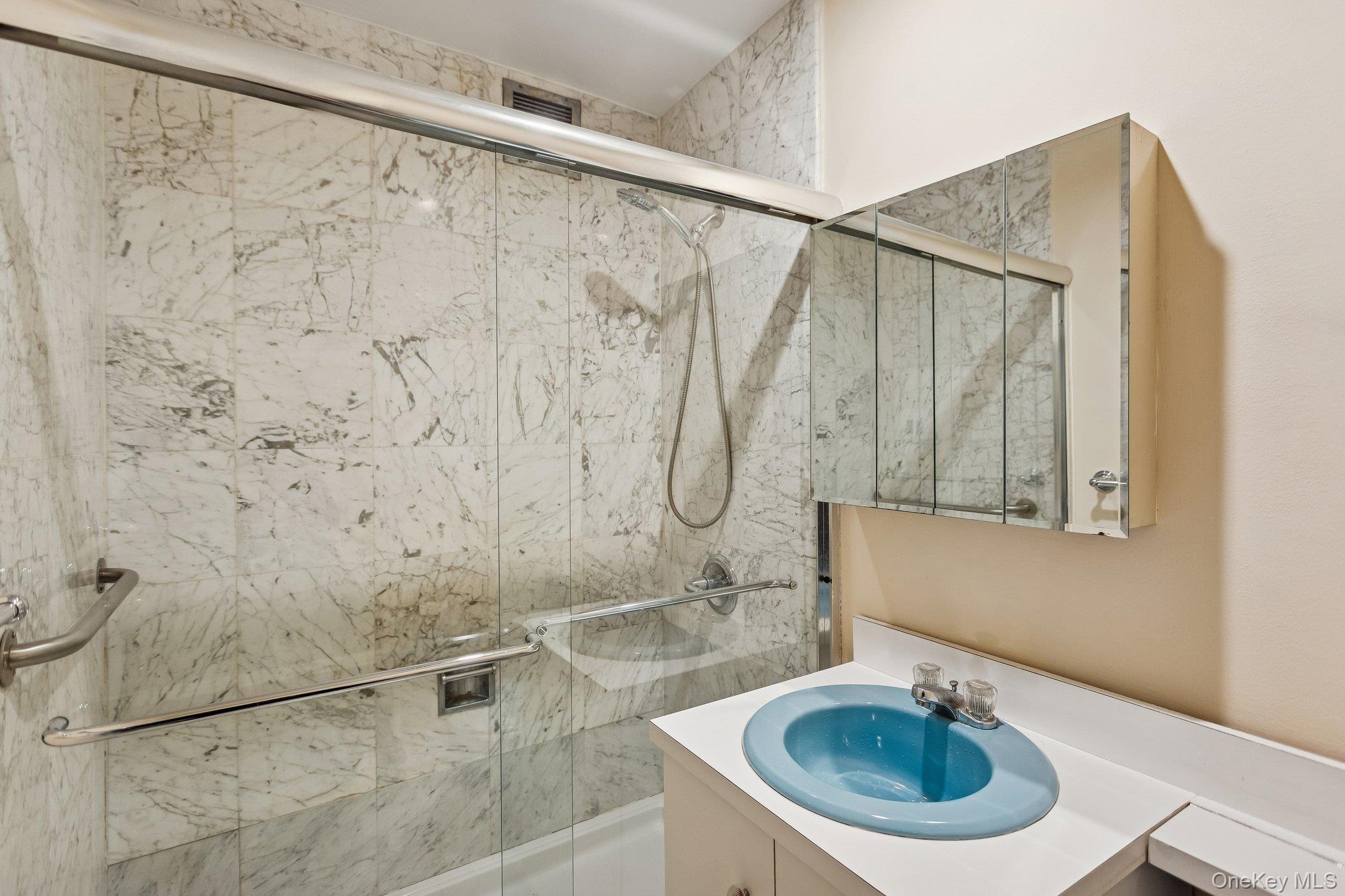 #12 photo, 20 Old Mamaroneck Road, White Plains , NY 10605