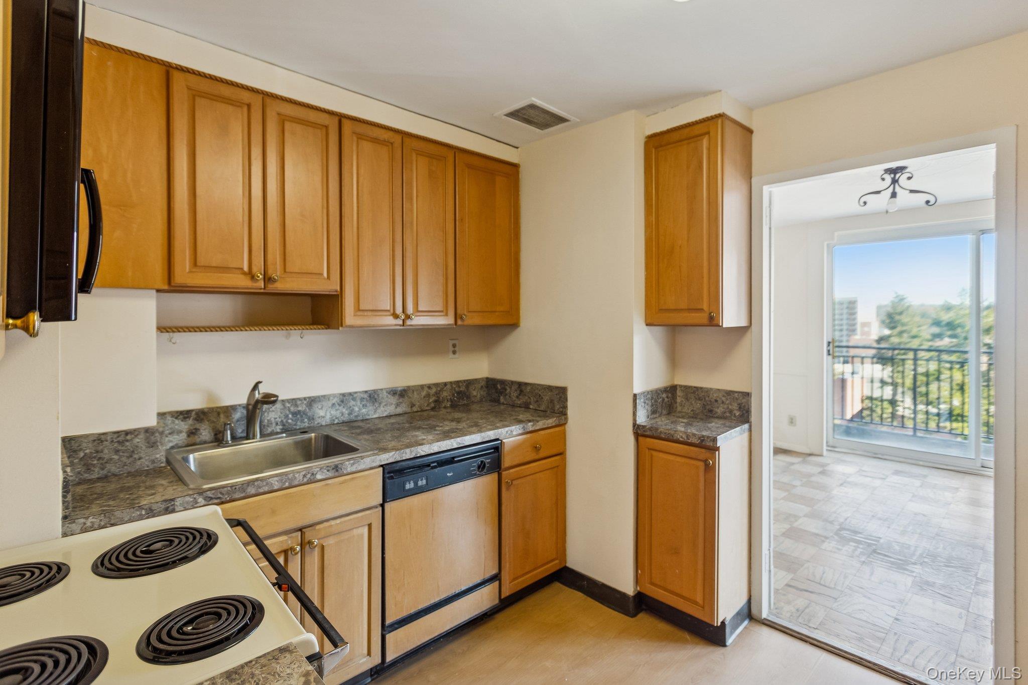 #8 photo, 20 Old Mamaroneck Road, White Plains , NY 10605