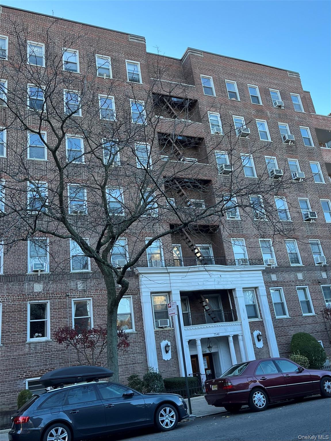 #1 photo, 75-40 Austin St, קווינס Forest Hills , NY 11375