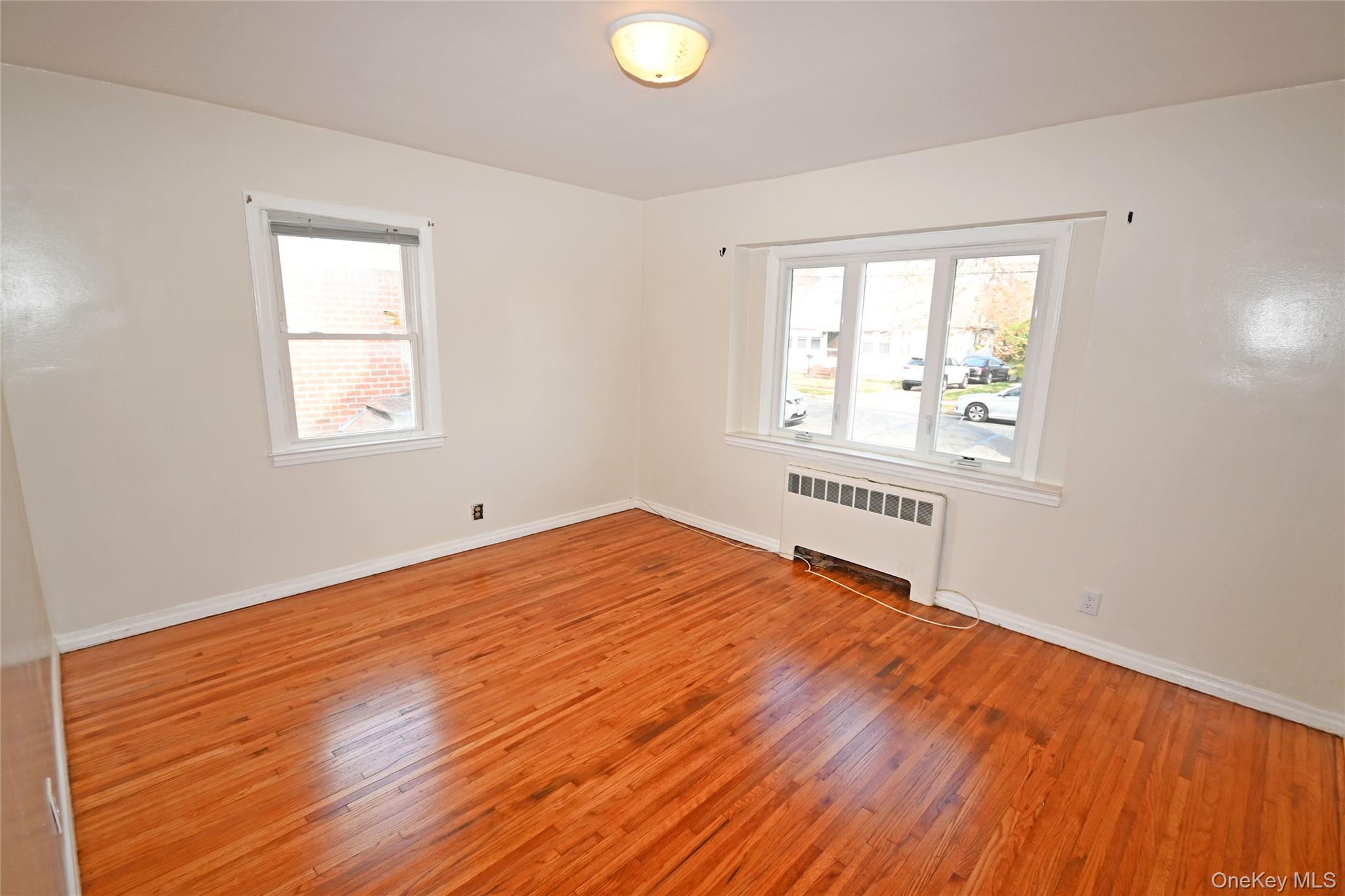 #5 photo, 1047 N 7th Street, North New Hyde Park , NY 11040