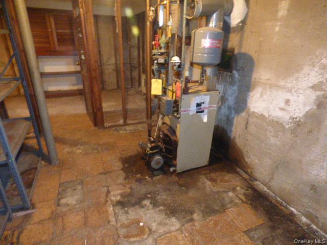 #12 photo, 35 Gardner Avenue, Hicksville , NY 11801