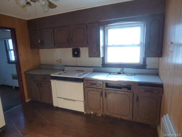 #14 photo, 35 Gardner Avenue, Hicksville , NY 11801