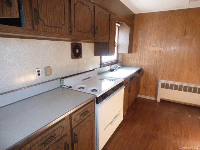 #6 photo, 35 Gardner Avenue, Hicksville , NY 11801