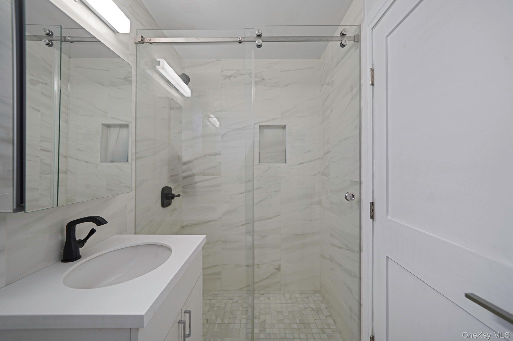 #10 photo, 144-66 Village Road, קווינס Briarwood , NY 11435