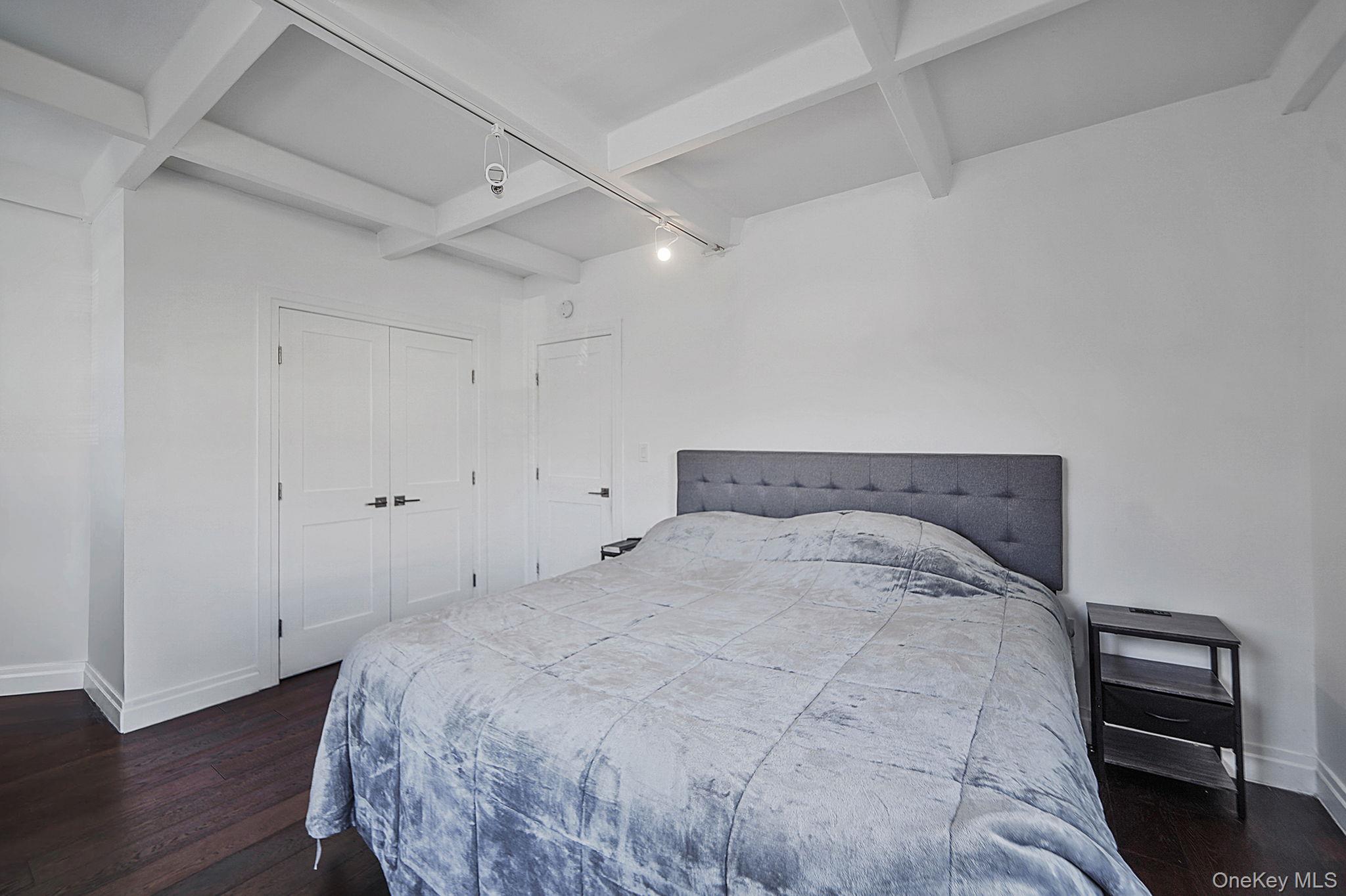 #11 photo, 144-66 Village Road, קווינס Briarwood , NY 11435