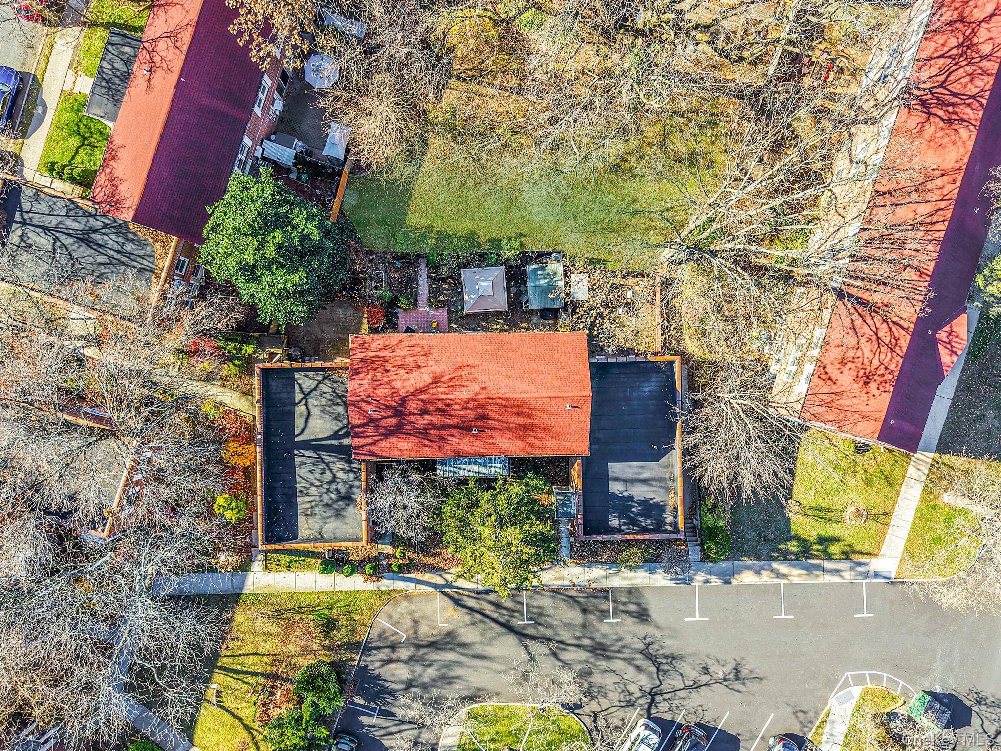 #15 photo, 144-66 Village Road, קווינס Briarwood , NY 11435