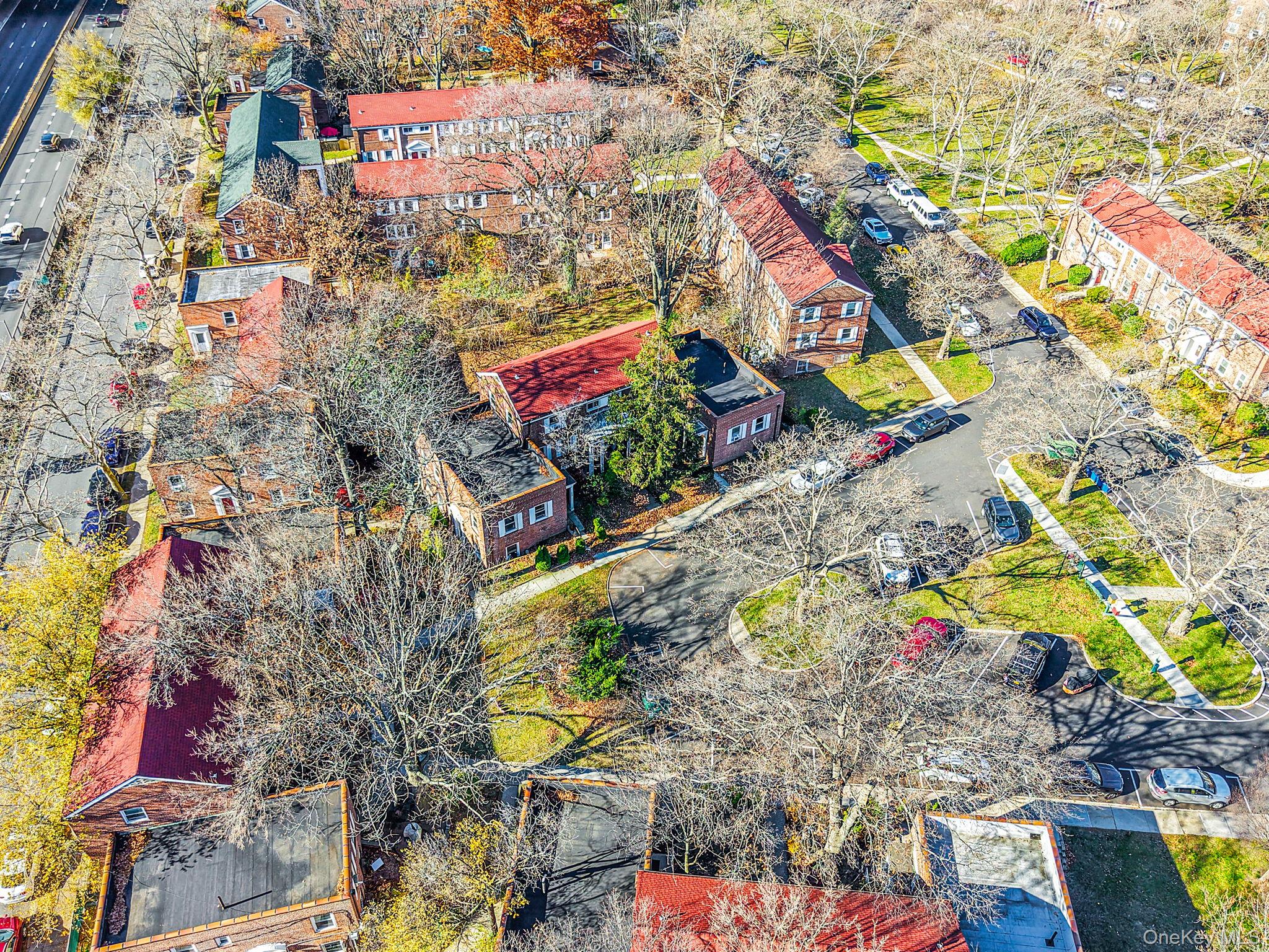 #16 photo, 144-66 Village Road, קווינס Briarwood , NY 11435