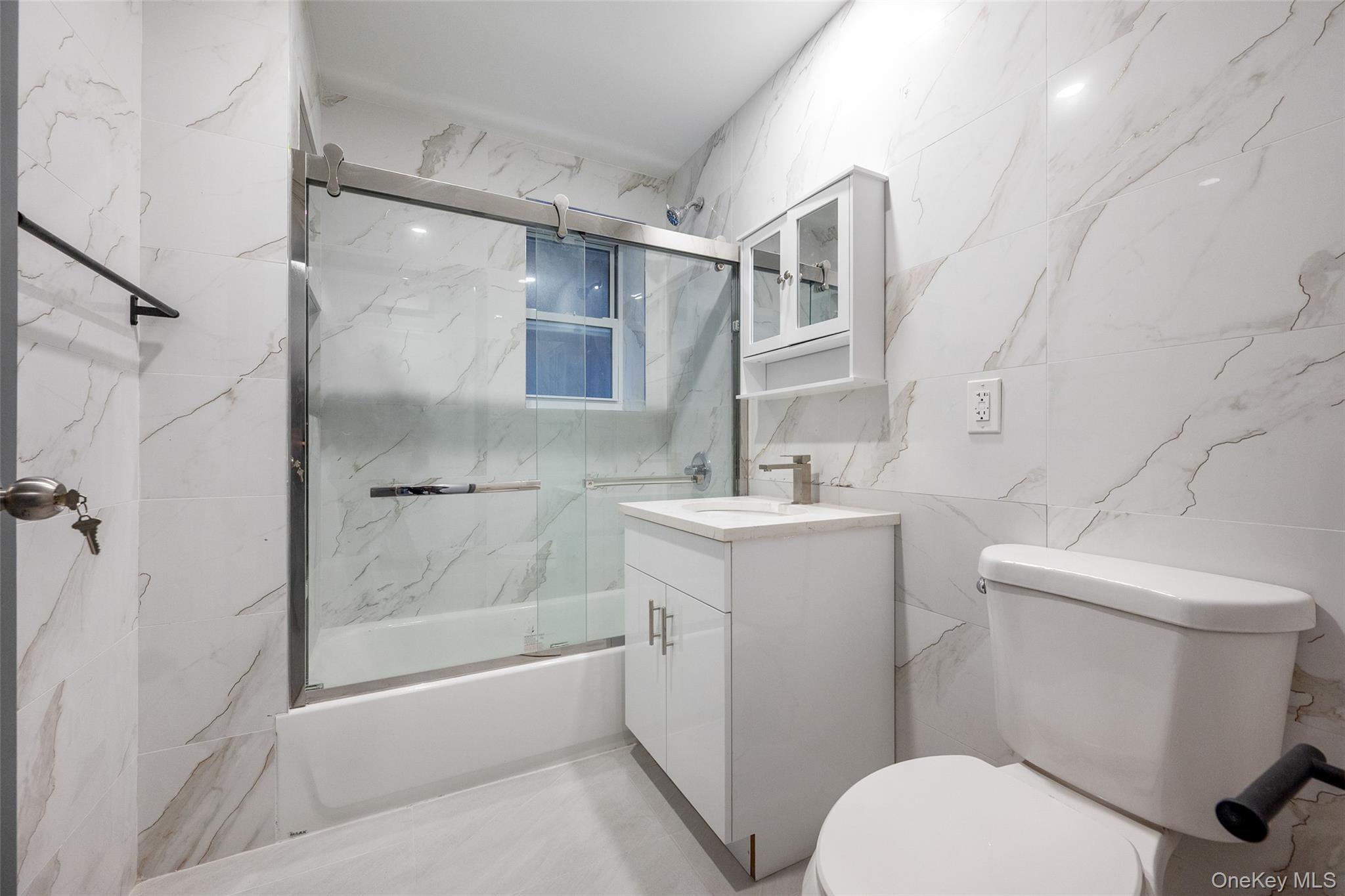 #10 photo, 66-17 Clinton Avenue, कुईंस Maspeth , NY 11378