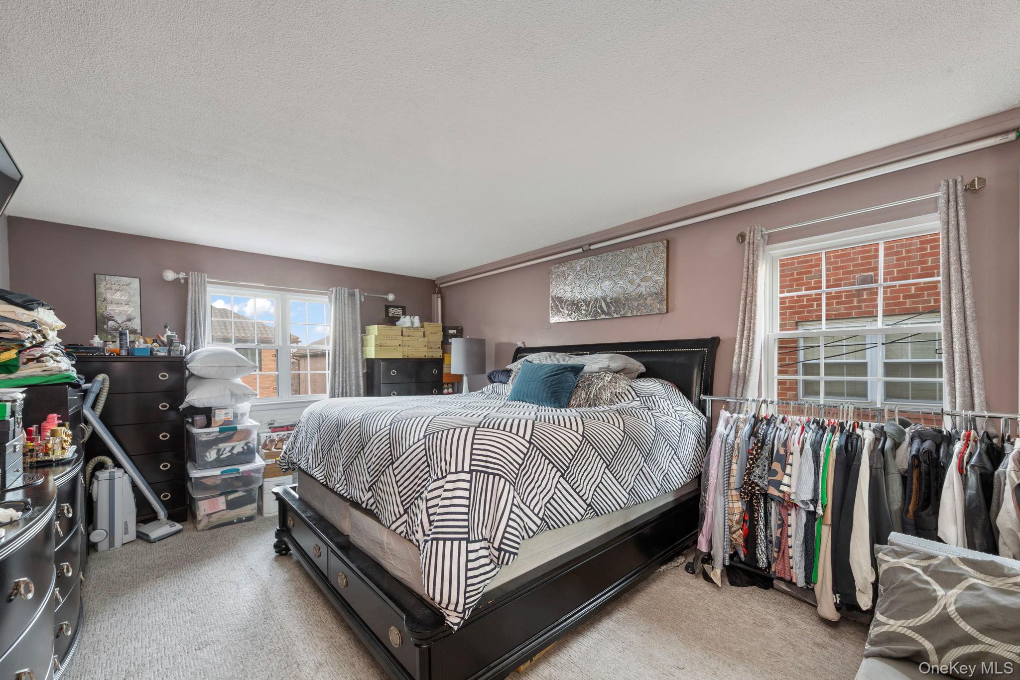 #16 photo, 40-25 221st Street, Куинс ‖ Bayside , NY 11361