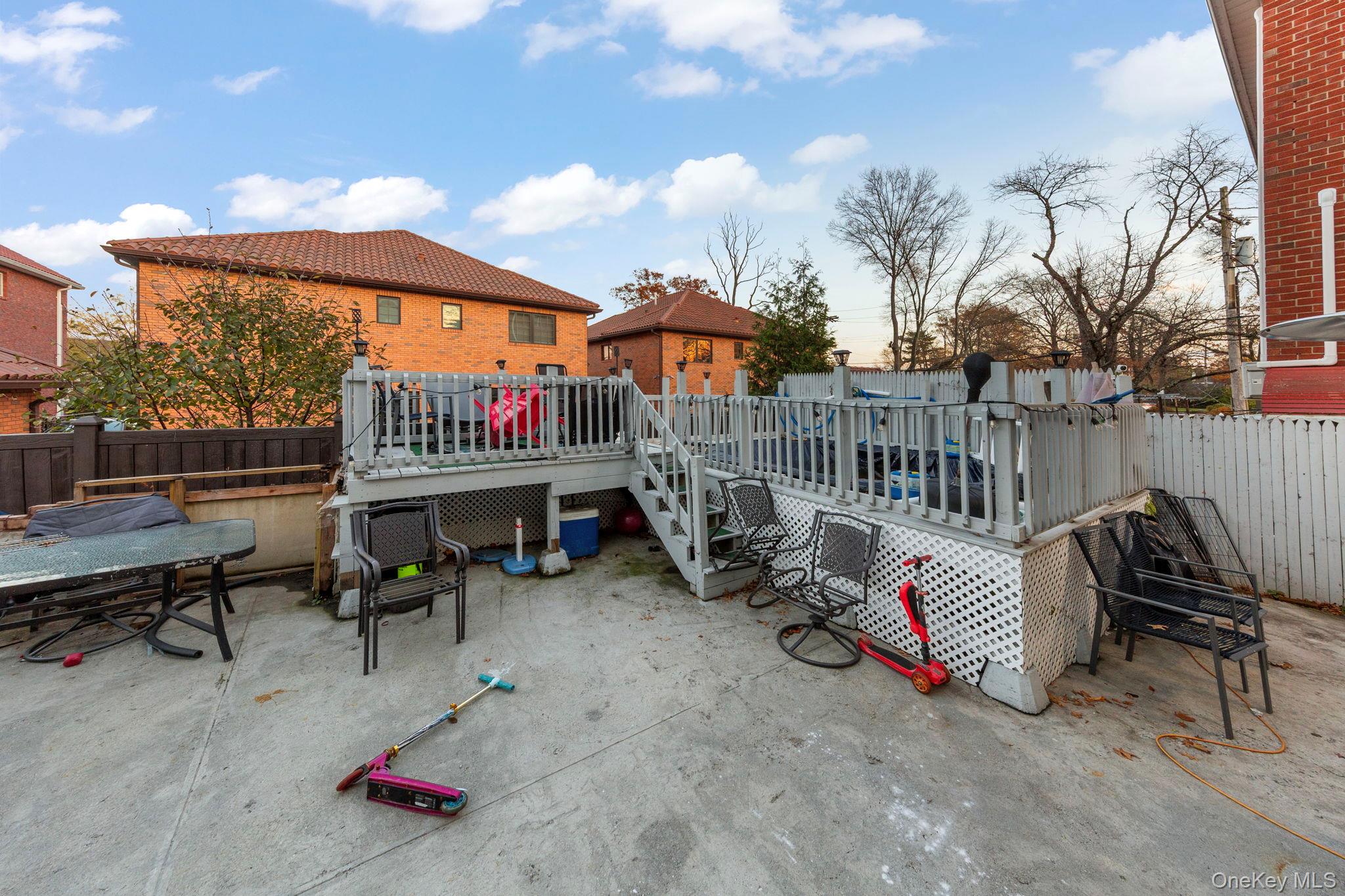 #18 photo, 40-25 221st Street, Куинс ‖ Bayside , NY 11361