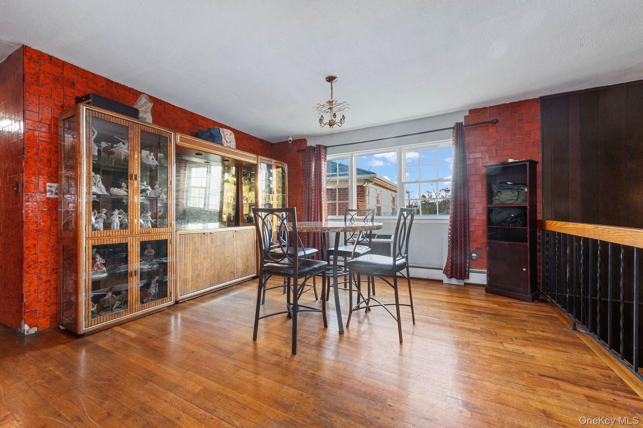 #6 photo, 40-25 221st Street, Куинс ‖ Bayside , NY 11361