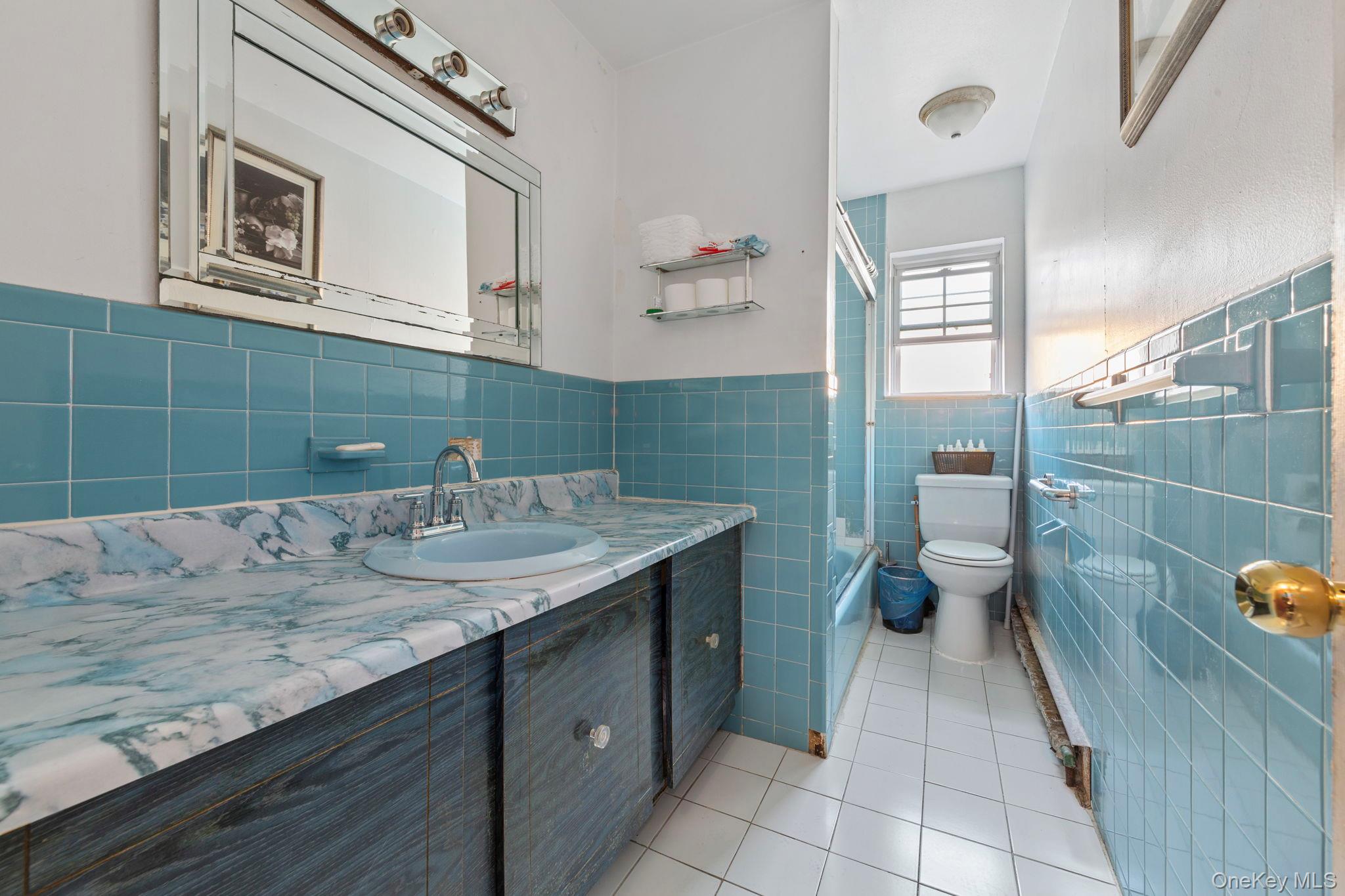 #8 photo, 40-25 221st Street, Куинс ‖ Bayside , NY 11361