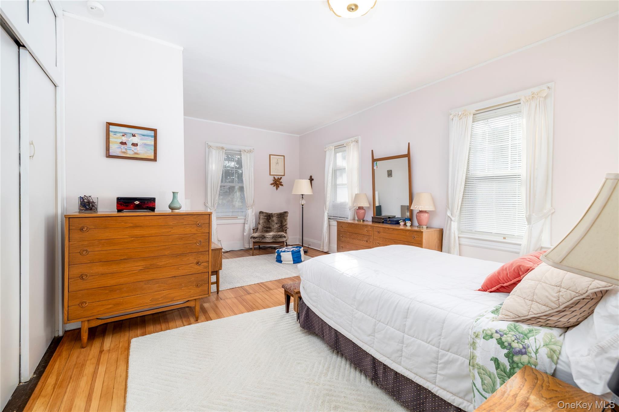 #12 photo, 232 Sherman Street, 롱 아일랜드 Lynbrook , NY 11563