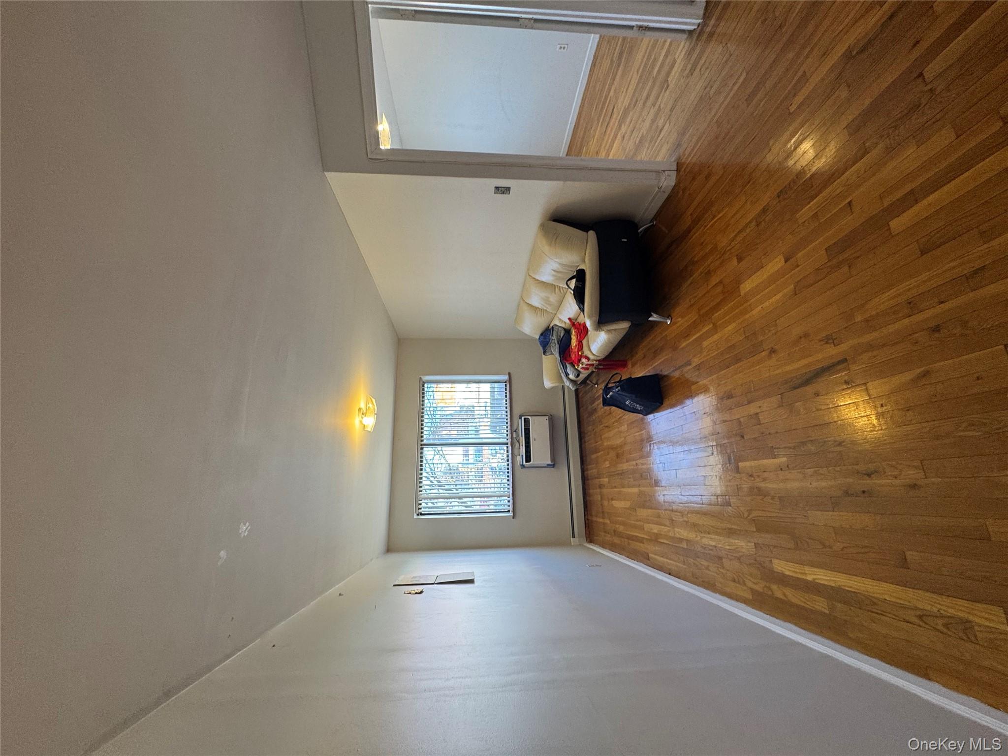 #5 photo, 44-41 College Point Boulevard, Flushing , NY 11355