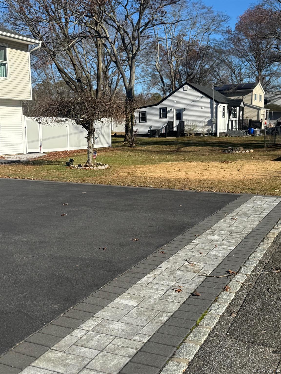 #7 photo, 489 Easton Street, Ronkonkoma , NY 11779