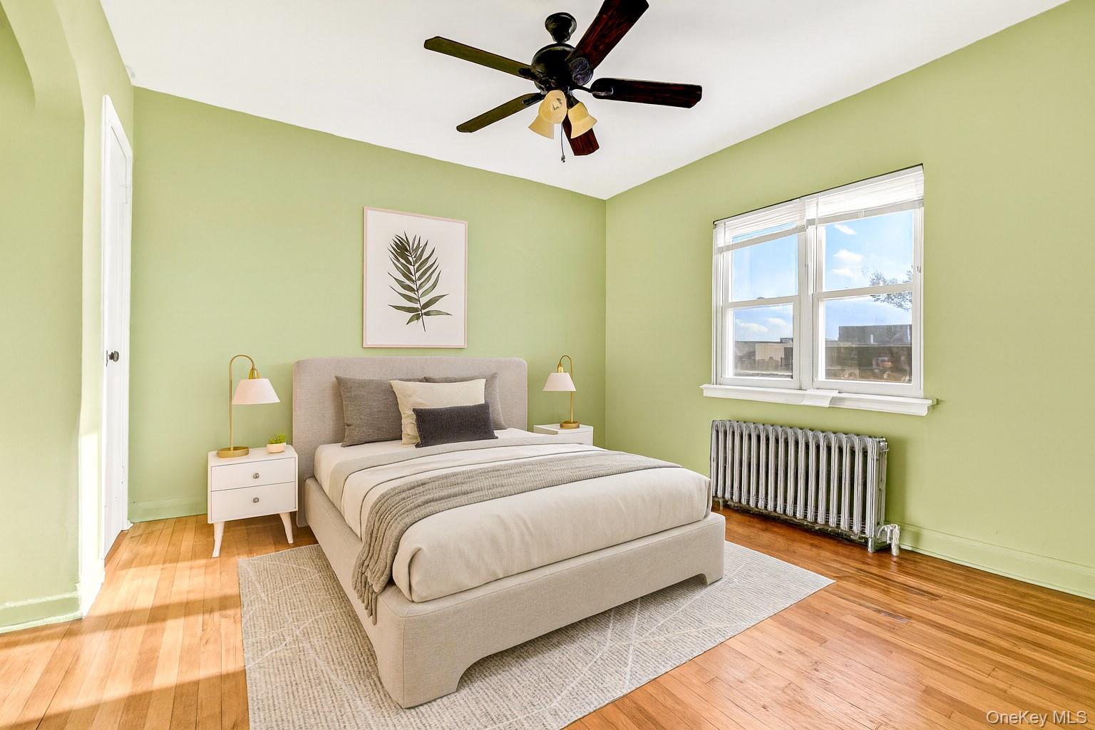 #6 photo, 20-11 35th Street, קווינס Astoria , NY 11105