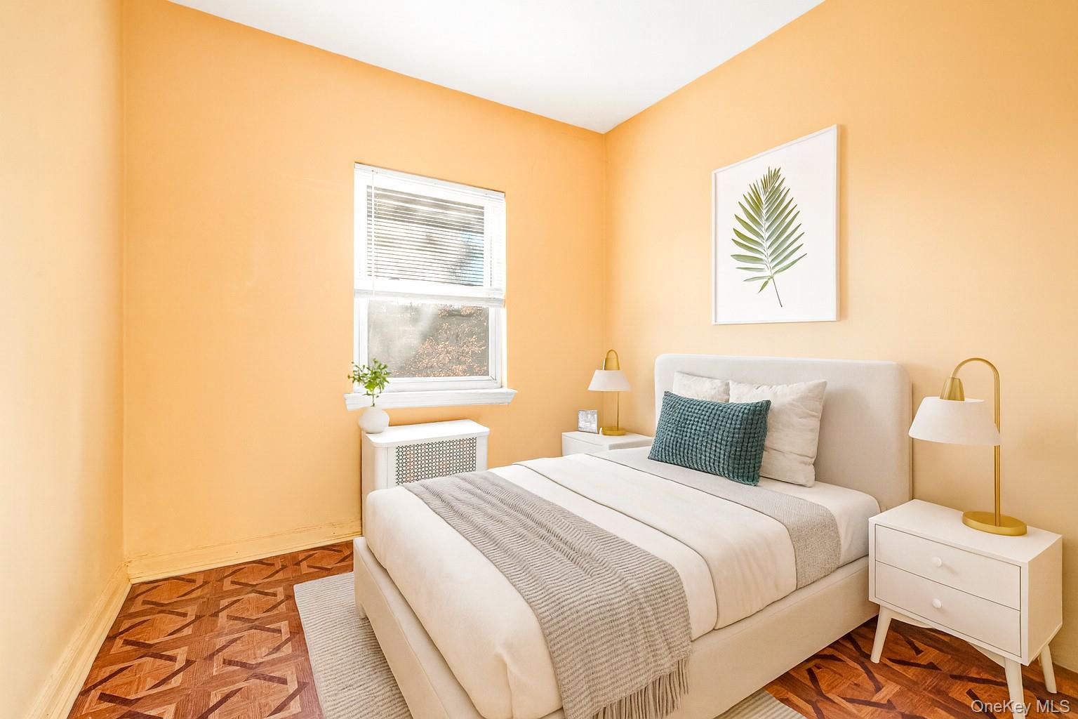 #8 photo, 20-11 35th Street, קווינס Astoria , NY 11105