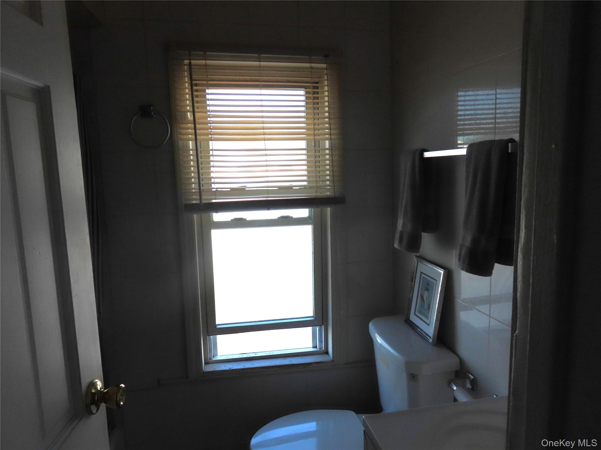 #7 photo, 33 Deer Park Avenue, Babylon , NY 11702