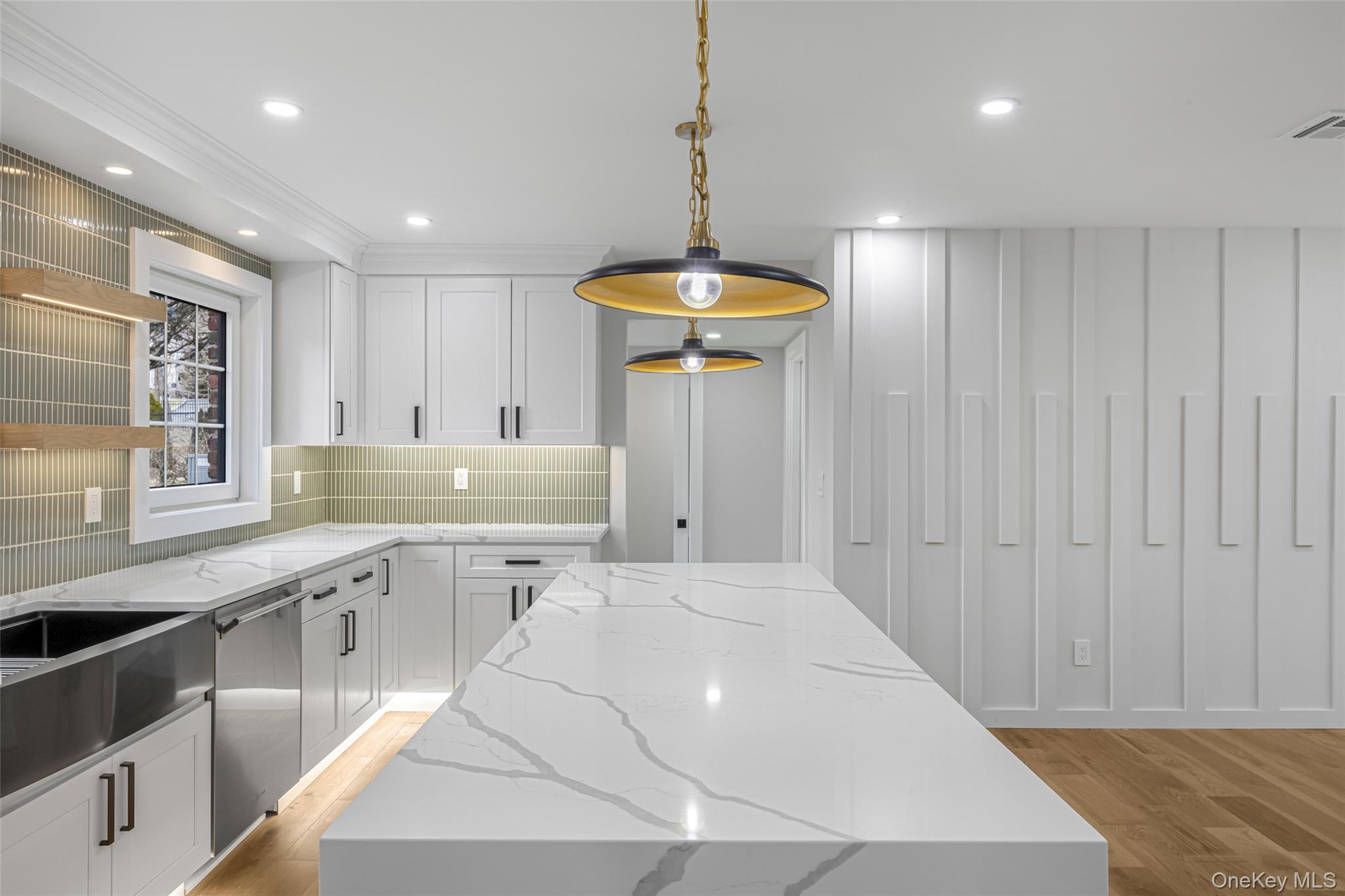 #13 photo, 11 Entrance Road, ناسو East Hills , NY 11577