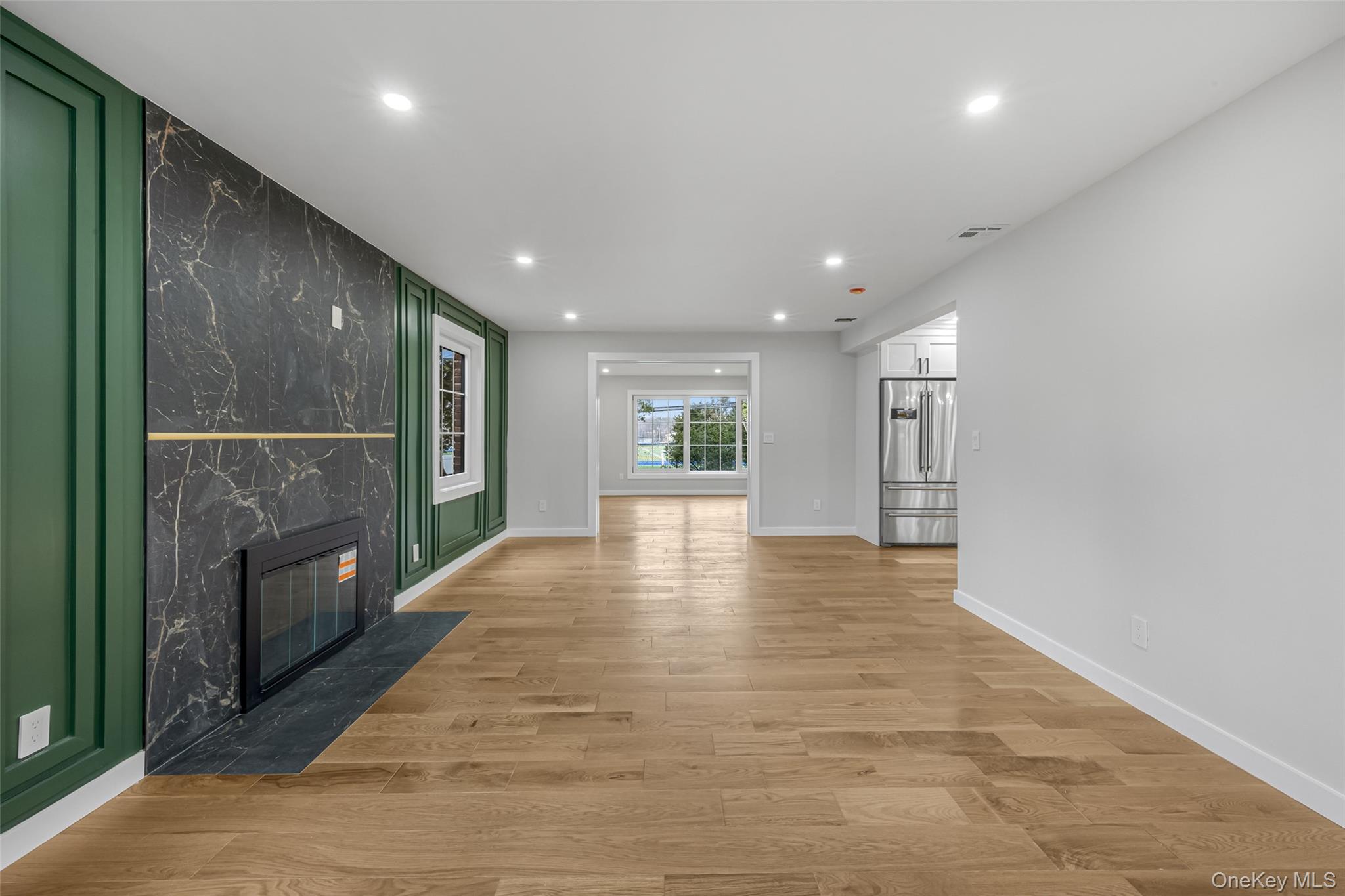 #16 photo, 11 Entrance Road, ناسو East Hills , NY 11577