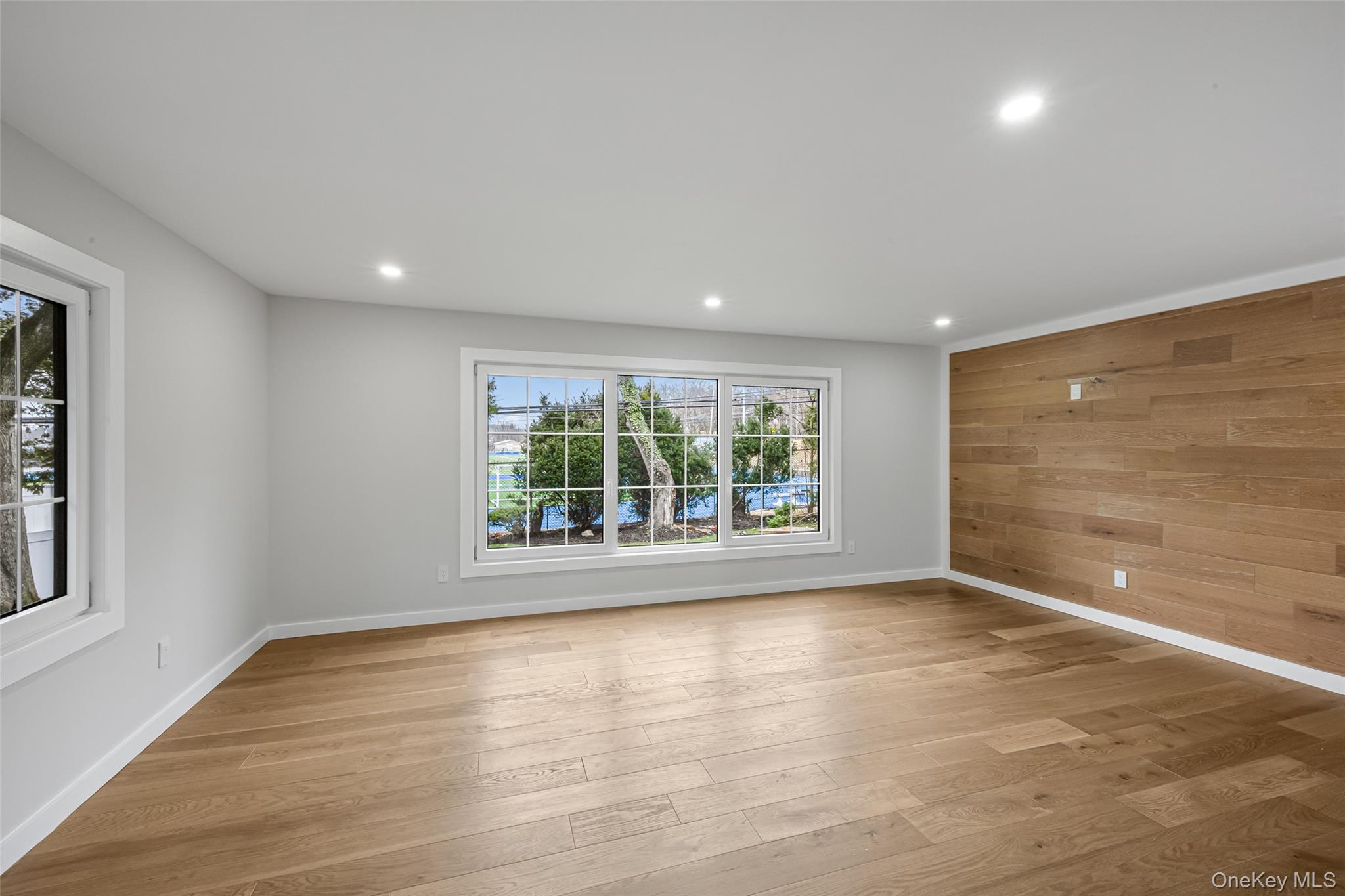 #19 photo, 11 Entrance Road, ناسو East Hills , NY 11577