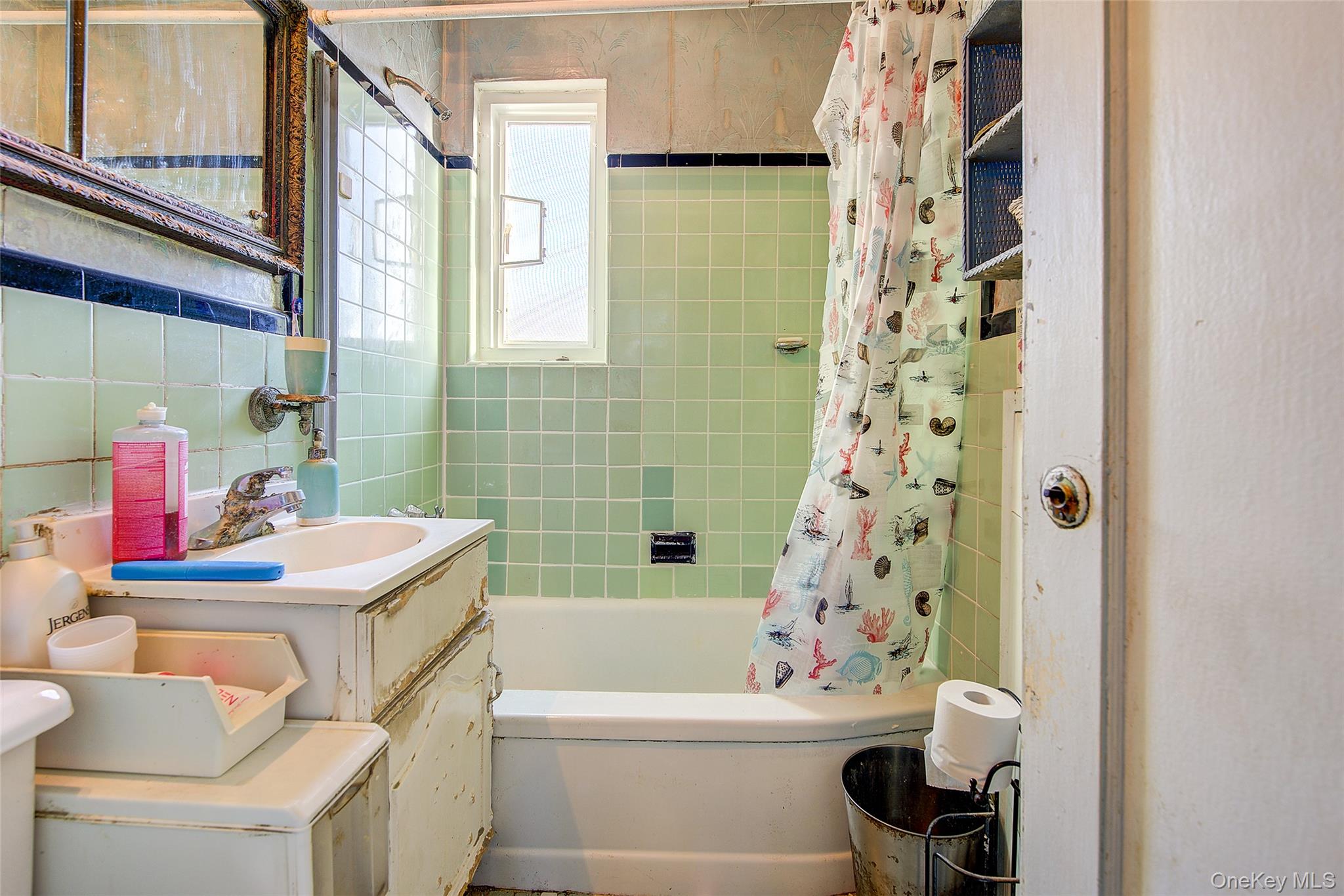 #17 photo, 216-76 68TH Avenue, Куинс ‖ Oakland Gardens , NY 11364