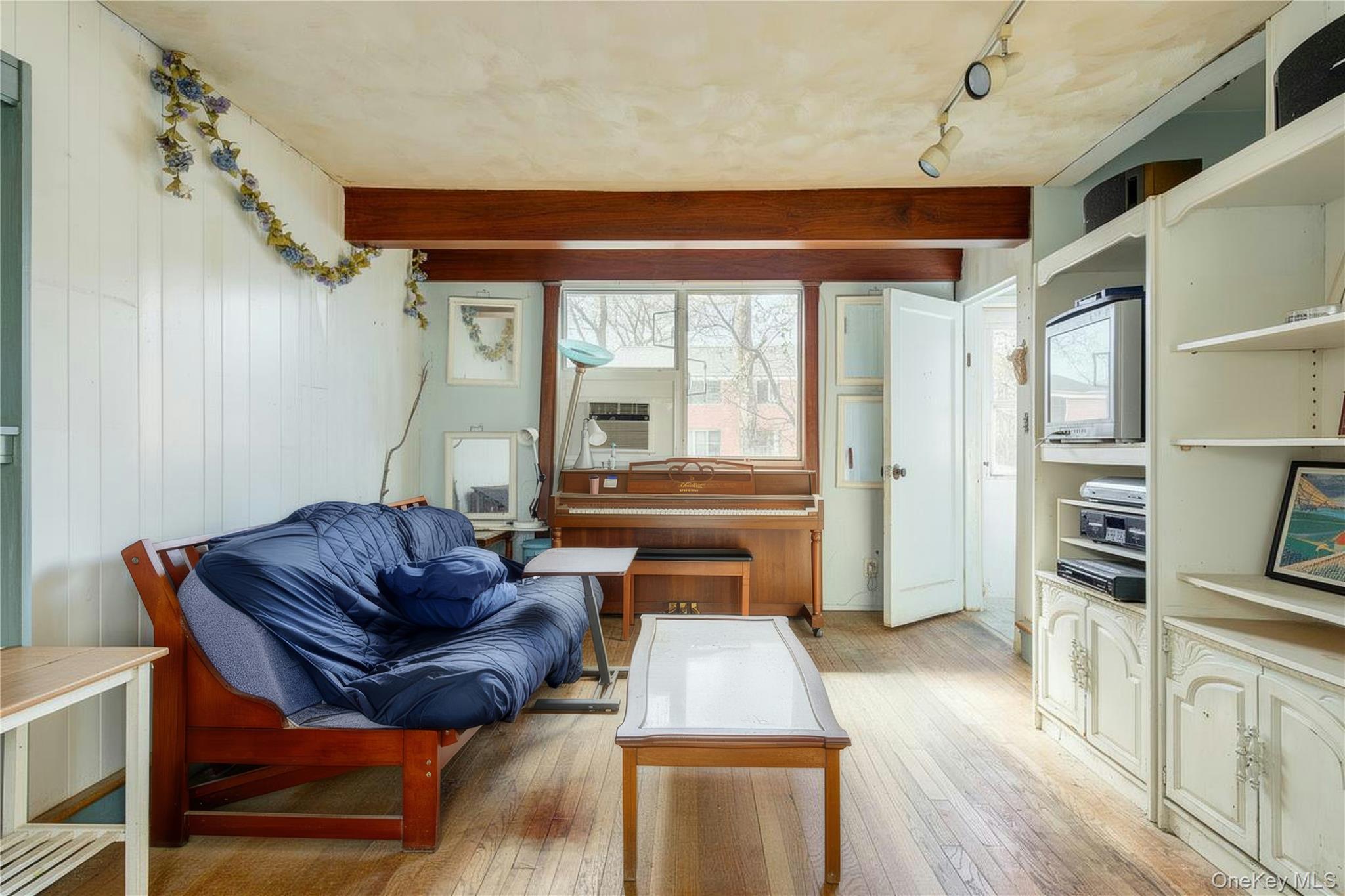 #5 photo, 216-76 68TH Avenue, Куинс ‖ Oakland Gardens , NY 11364