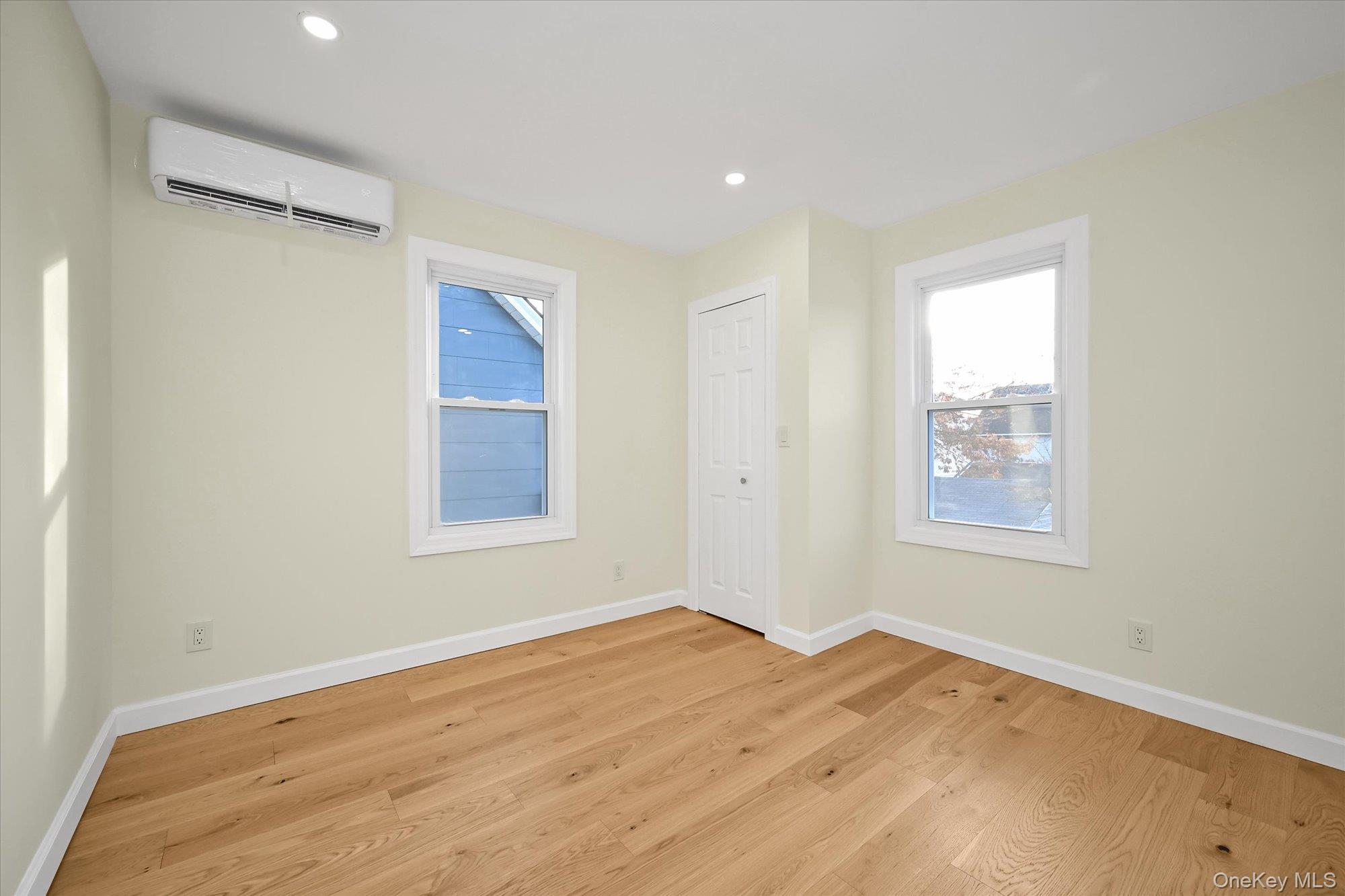 #14 photo, 86-30 233rd Street, 뉴욕퀸즈 Bellerose , NY 11427