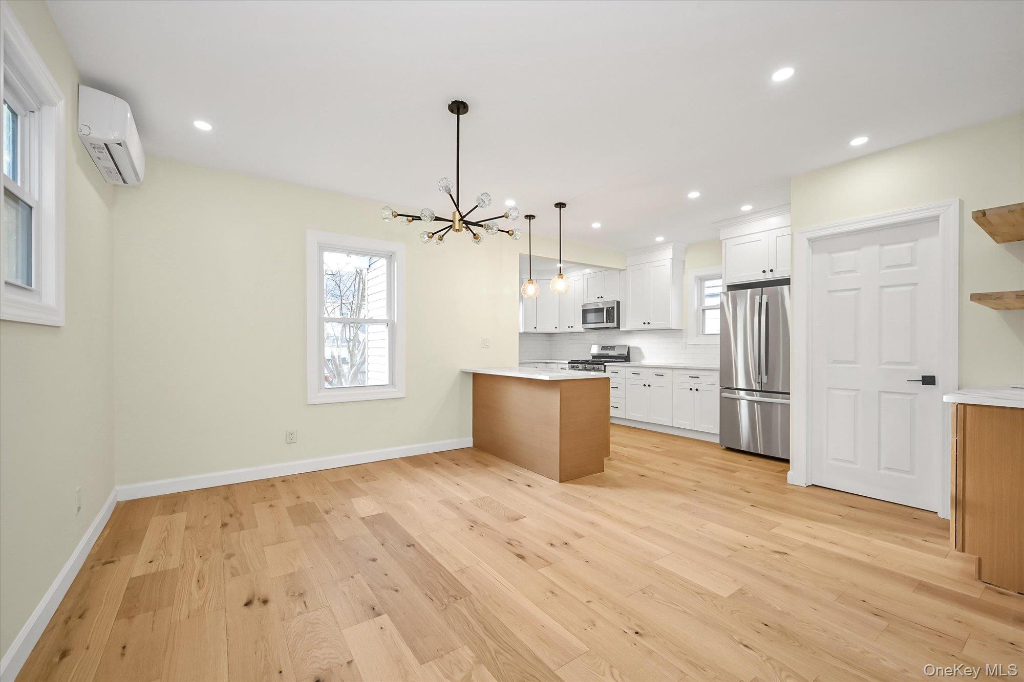 #6 photo, 86-30 233rd Street, 뉴욕퀸즈 Bellerose , NY 11427