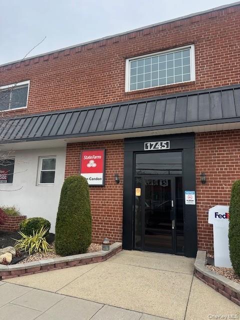 #4 photo, 1745 Merrick Avenue, Merrick , NY 11566