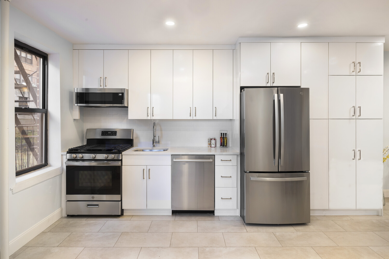 #4 photo, 25 INDIAN Road, Inwood , NY 10034