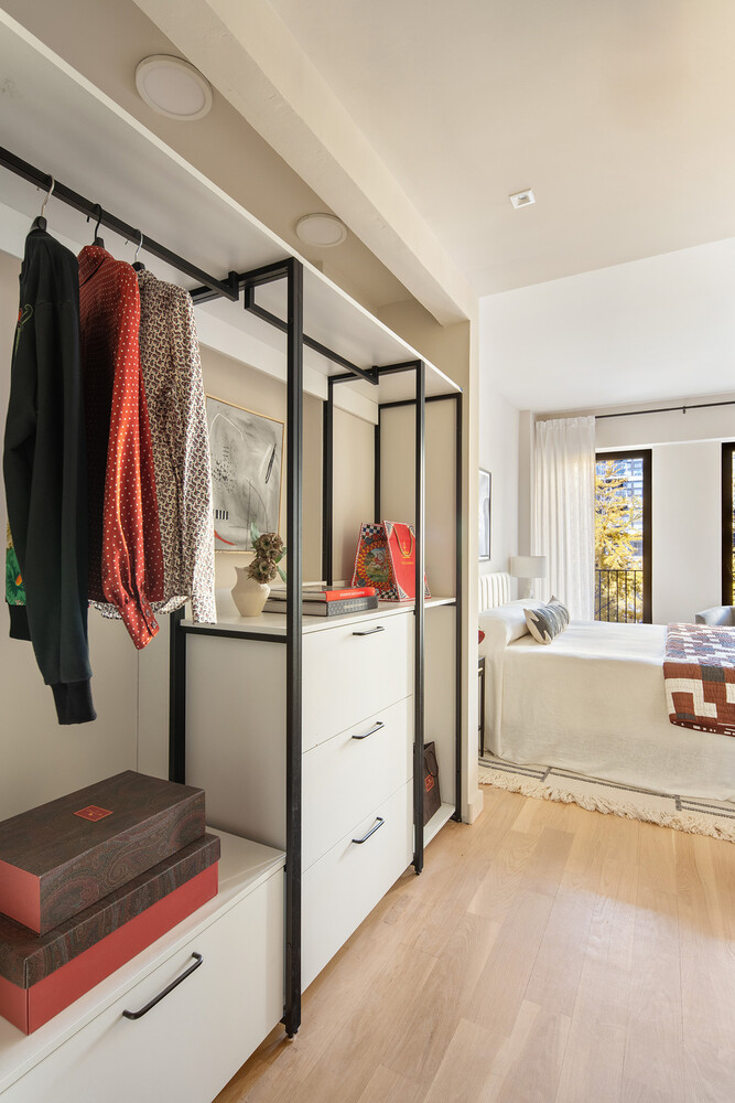 #9 photo, 650 E 6TH Street, East Village , NY 10009