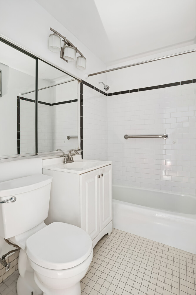 #12 photo, 137 BARROW Street, West Village , NY 10014