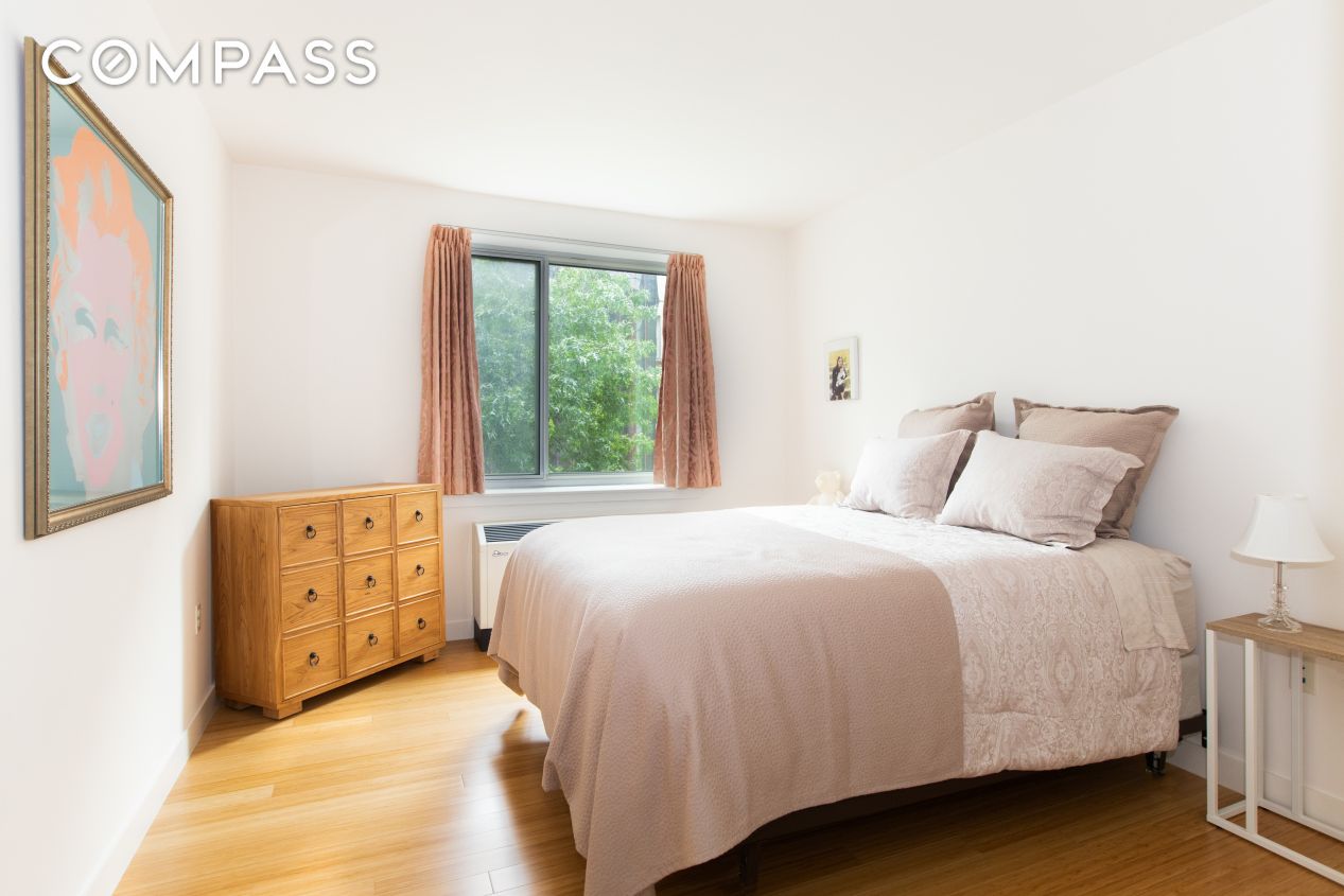 #9 photo, 40 W 116th Street, Harlem , NY 10026