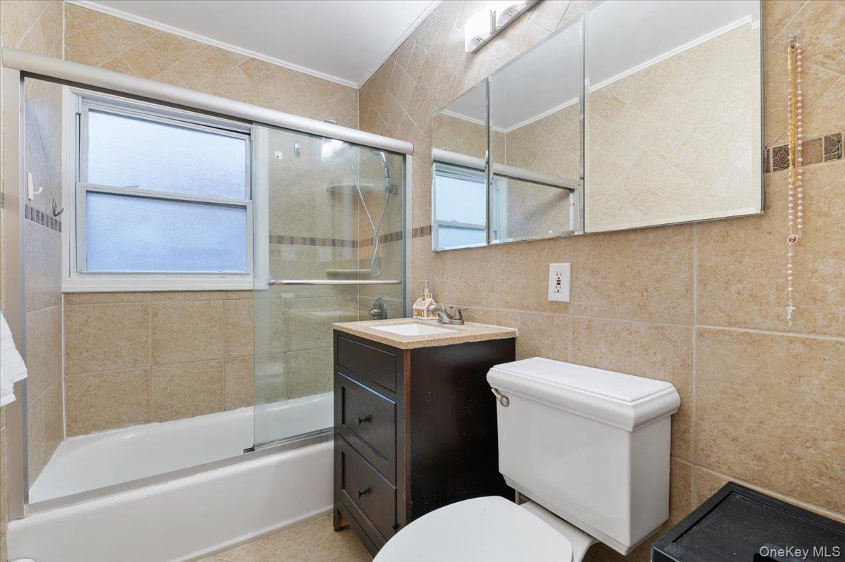 #14 photo, 670 Mason Street, Westbury , NY 11590