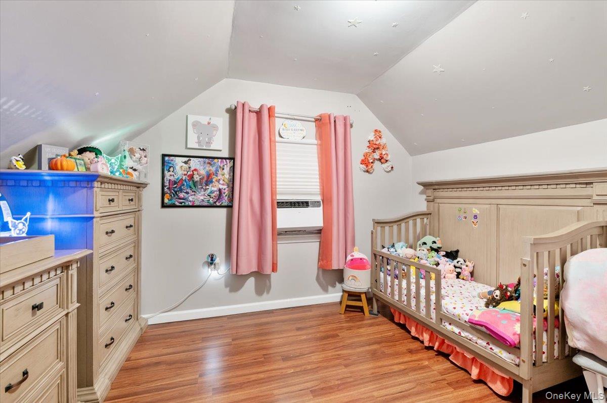 #17 photo, 670 Mason Street, Westbury , NY 11590