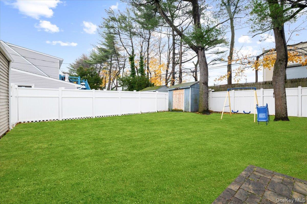 #19 photo, 670 Mason Street, Westbury , NY 11590