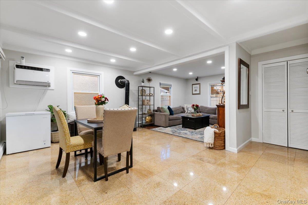 #3 photo, 670 Mason Street, Westbury , NY 11590