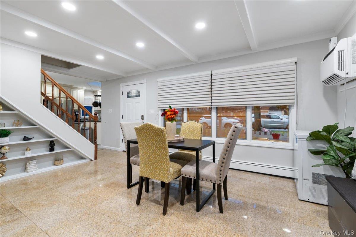 #6 photo, 670 Mason Street, Westbury , NY 11590