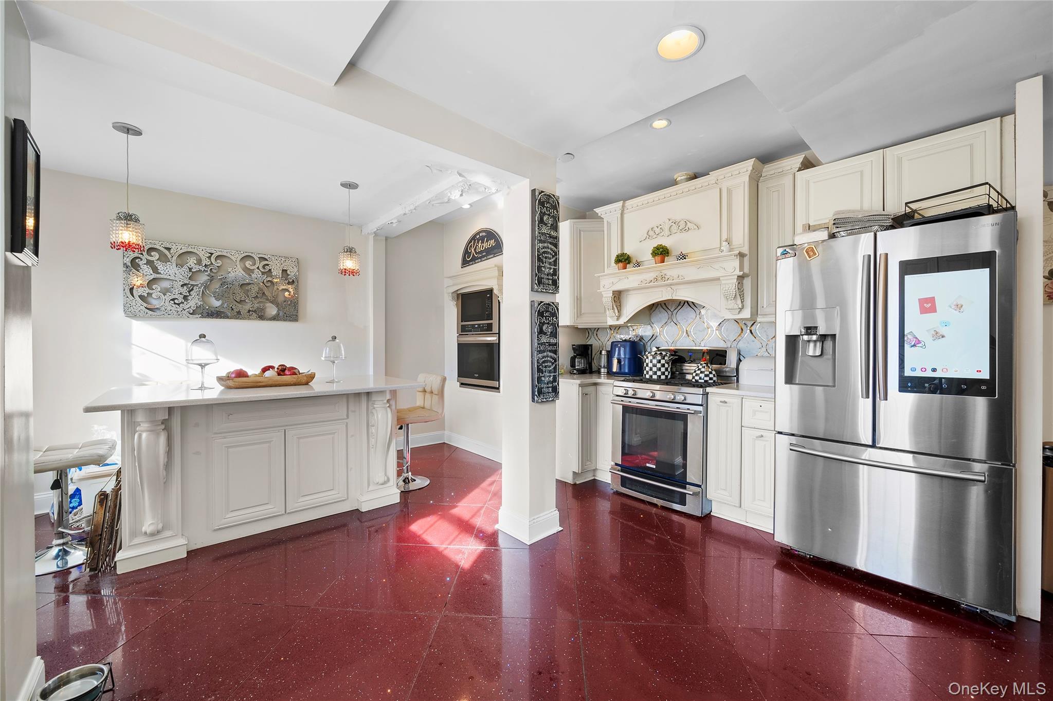 #11 photo, 70 Park Avenue, Bay Shore , NY 11706