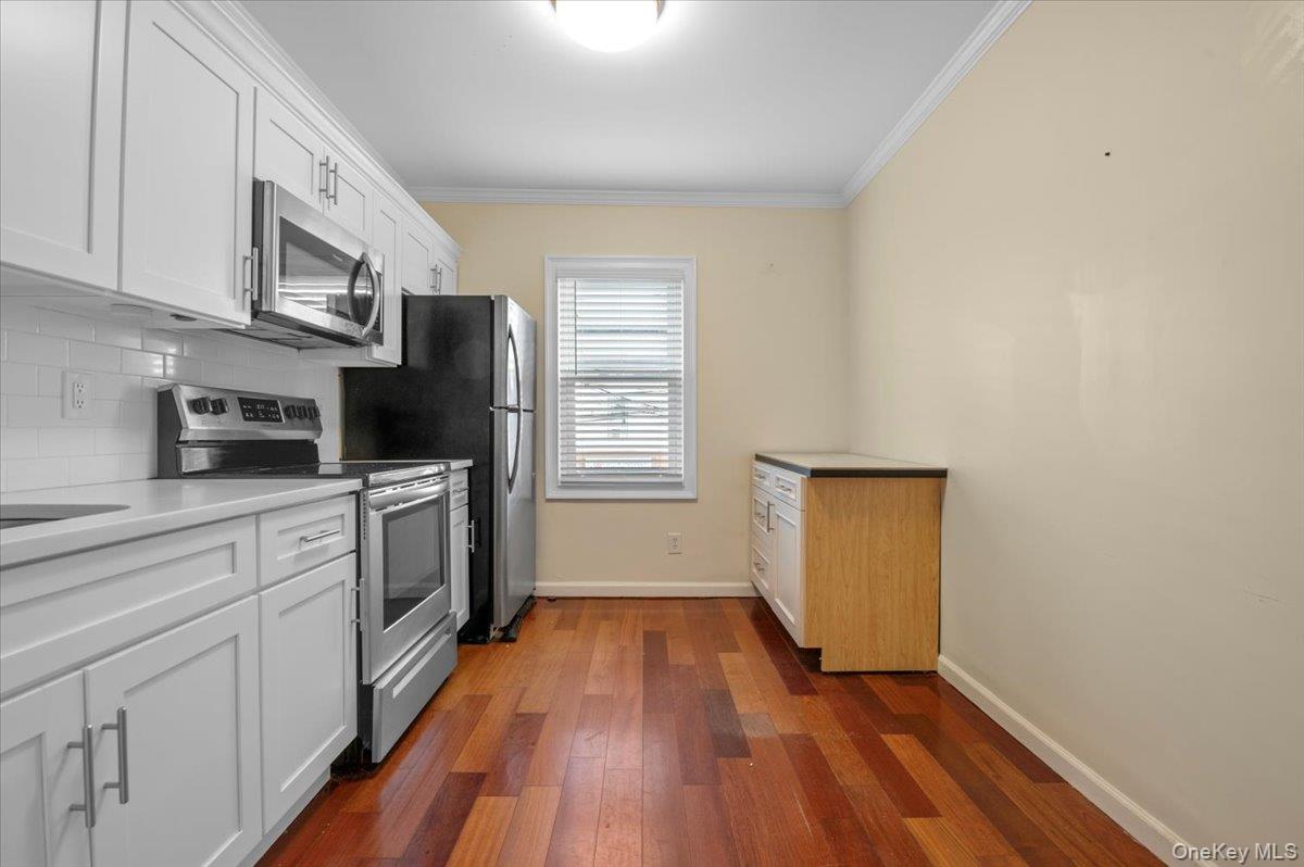 #4 photo, 281 Broadway, Bethpage , NY 11714