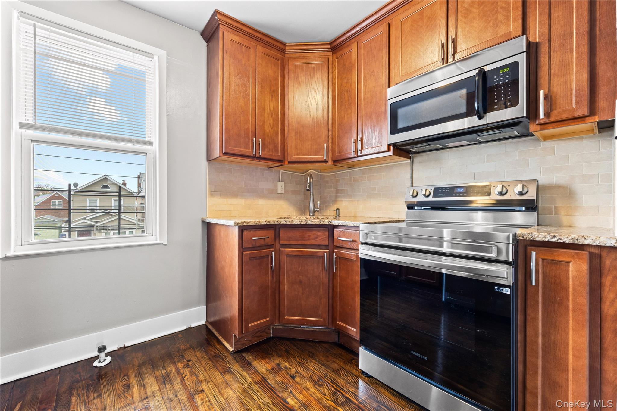 #13 photo, 42-25 189th Street, Куинс ‖ Flushing , NY 11358