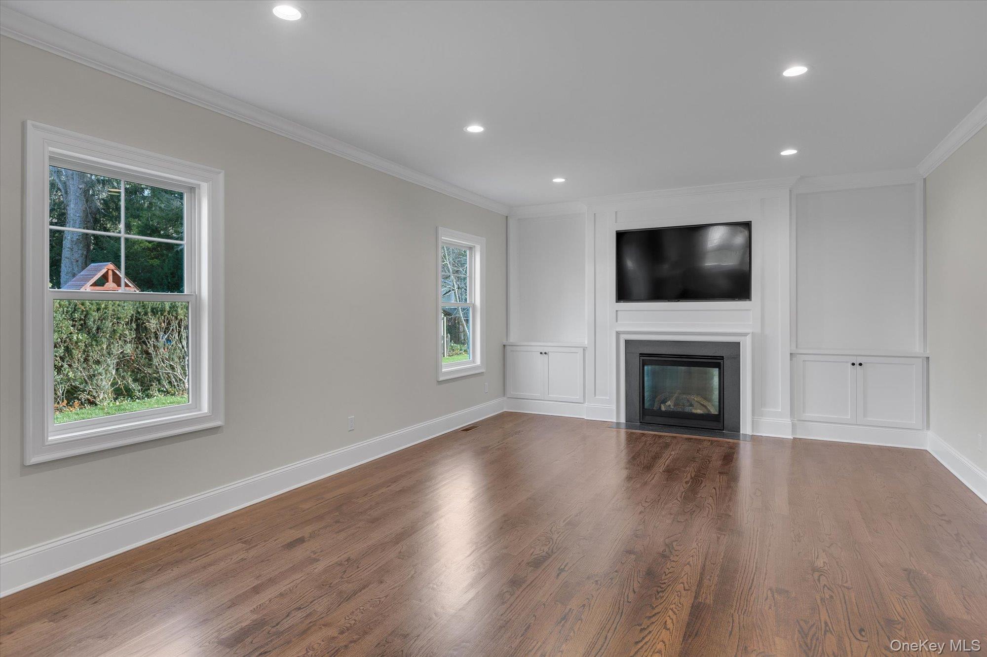 #11 photo, 44 N Woodhull Road, সাফোক কাউন্টি Huntington , NY 11743