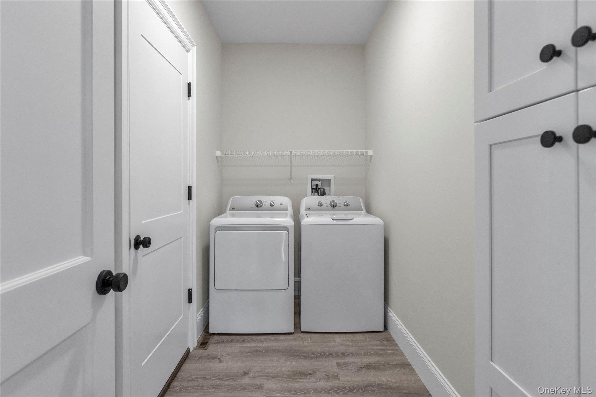 #15 photo, 44 N Woodhull Road, সাফোক কাউন্টি Huntington , NY 11743