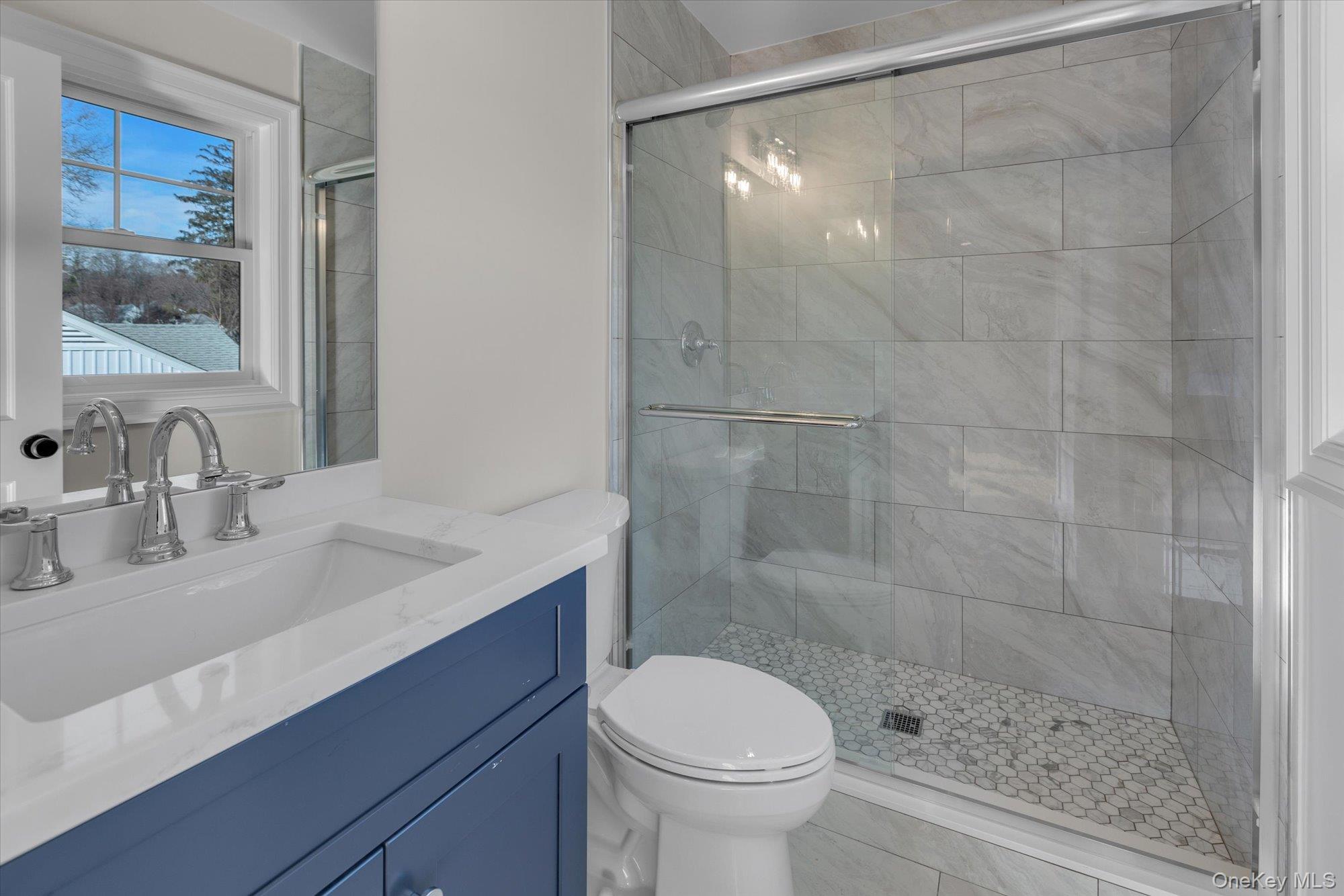 #18 photo, 44 N Woodhull Road, সাফোক কাউন্টি Huntington , NY 11743