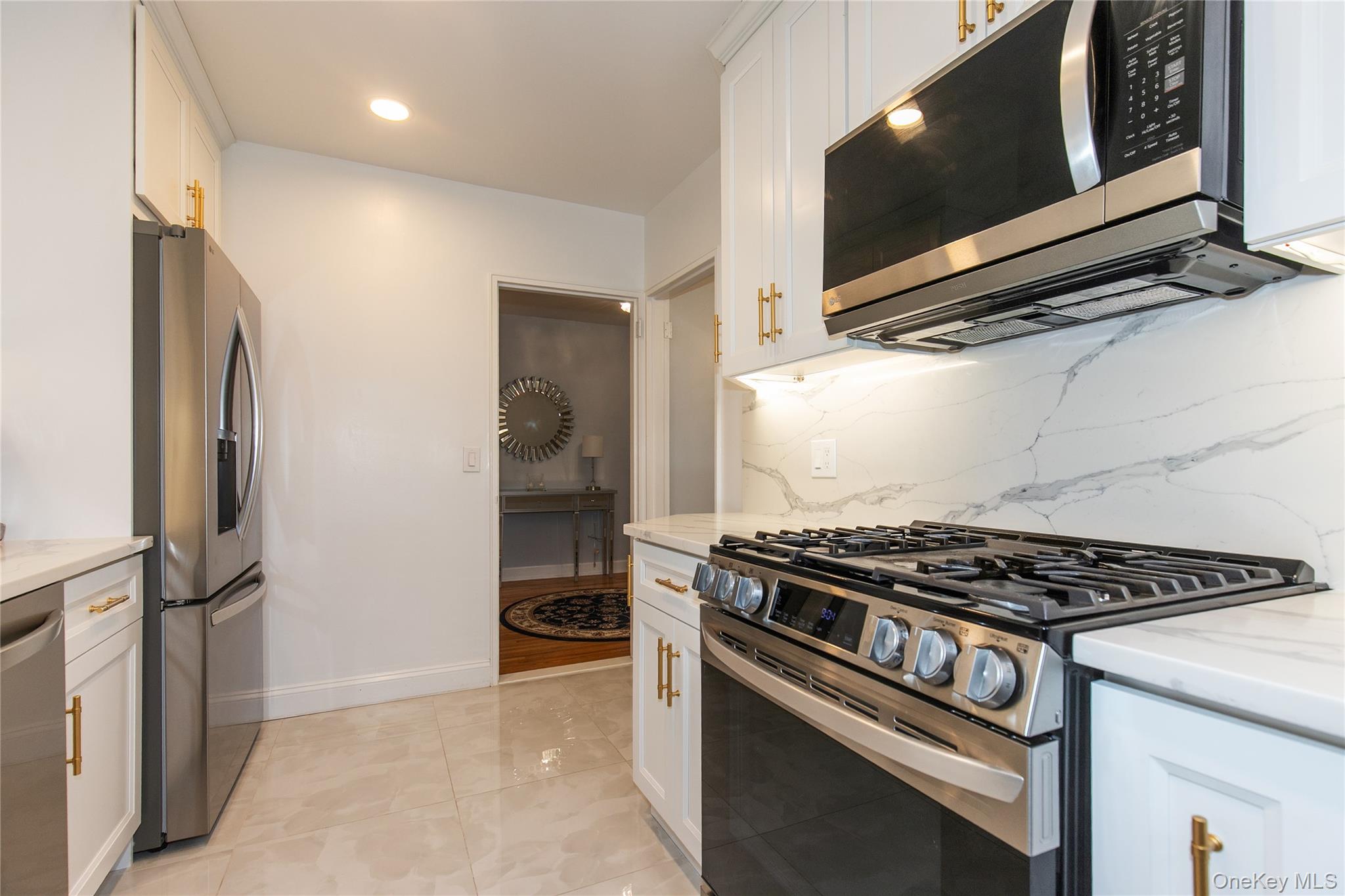 #13 photo, 6-8 Wooleys Lane, Great Neck , NY 11023