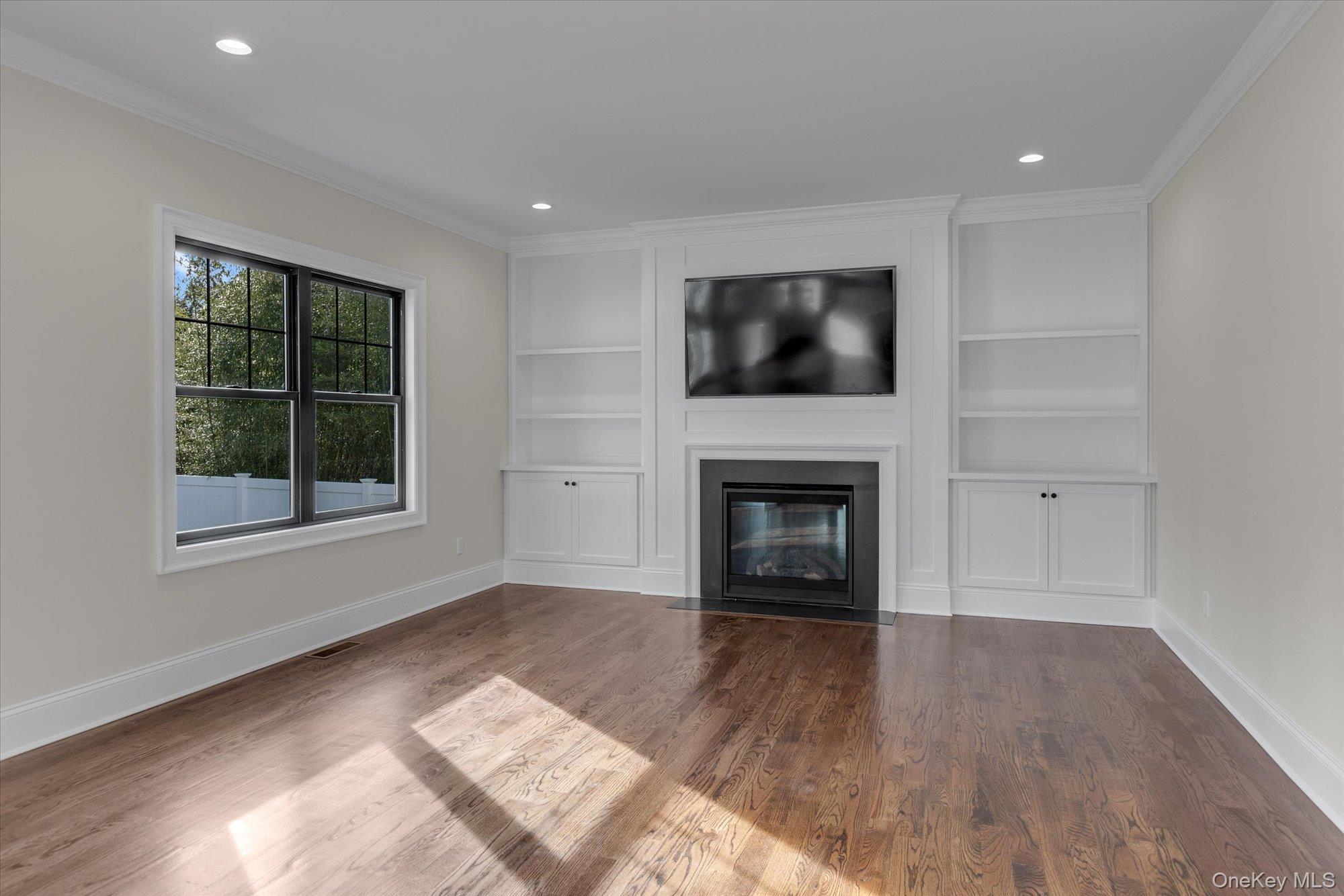 #11 photo, 40 N Woodhull Road, Huntington , NY 11743