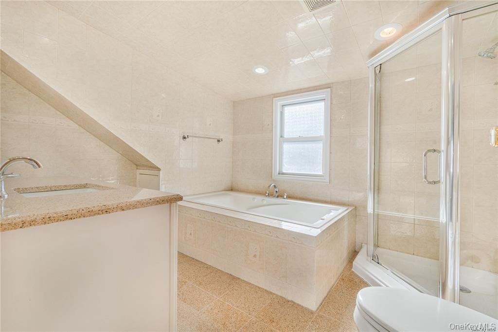 #15 photo, 820 Southern Parkway, מחוז נסאו Uniondale , NY 11553